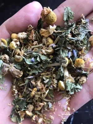 How I use herbs to soothe my teething bub