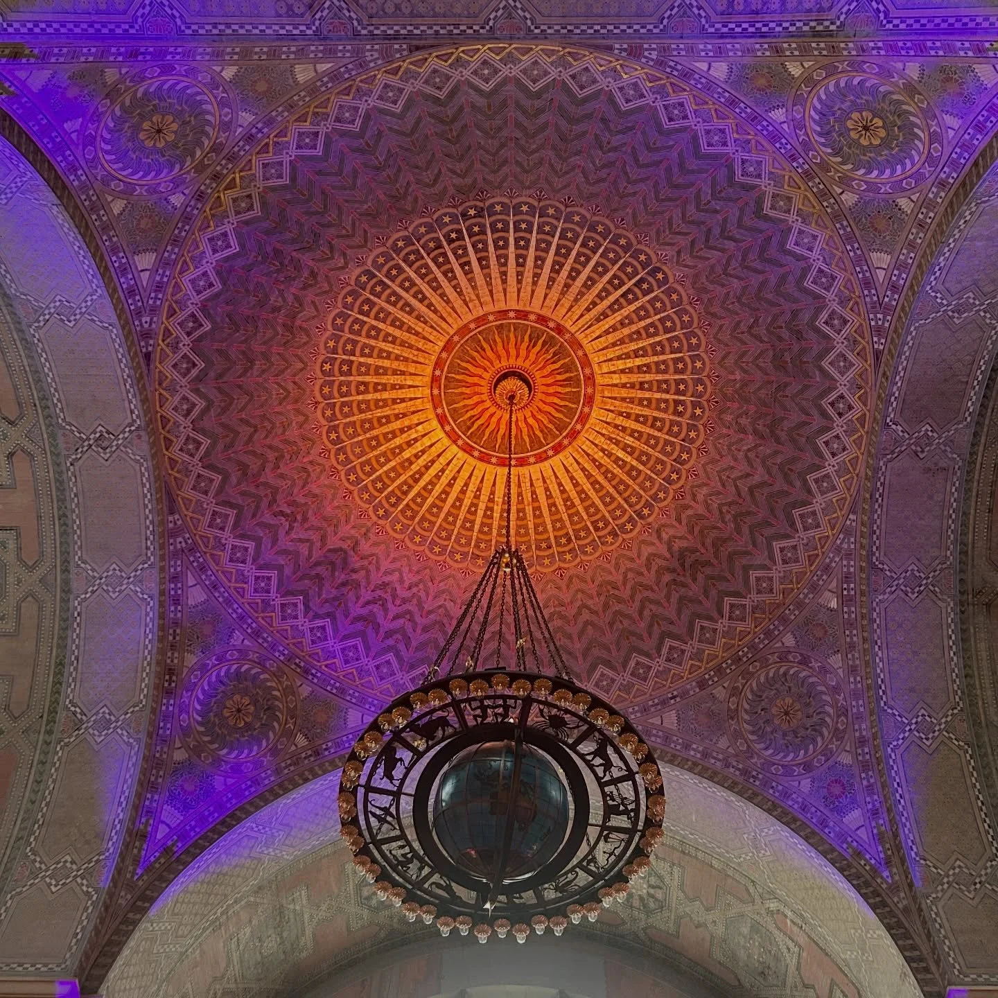 The Light of Learning

It was fun to celebrate the Los Angeles Central Library&rsquo;s &ldquo;Century of Light&rdquo; with a joyful crowd of passionate readers and proud patrons. The beautiful building&rsquo;s normally quiet and contemplative spaces 