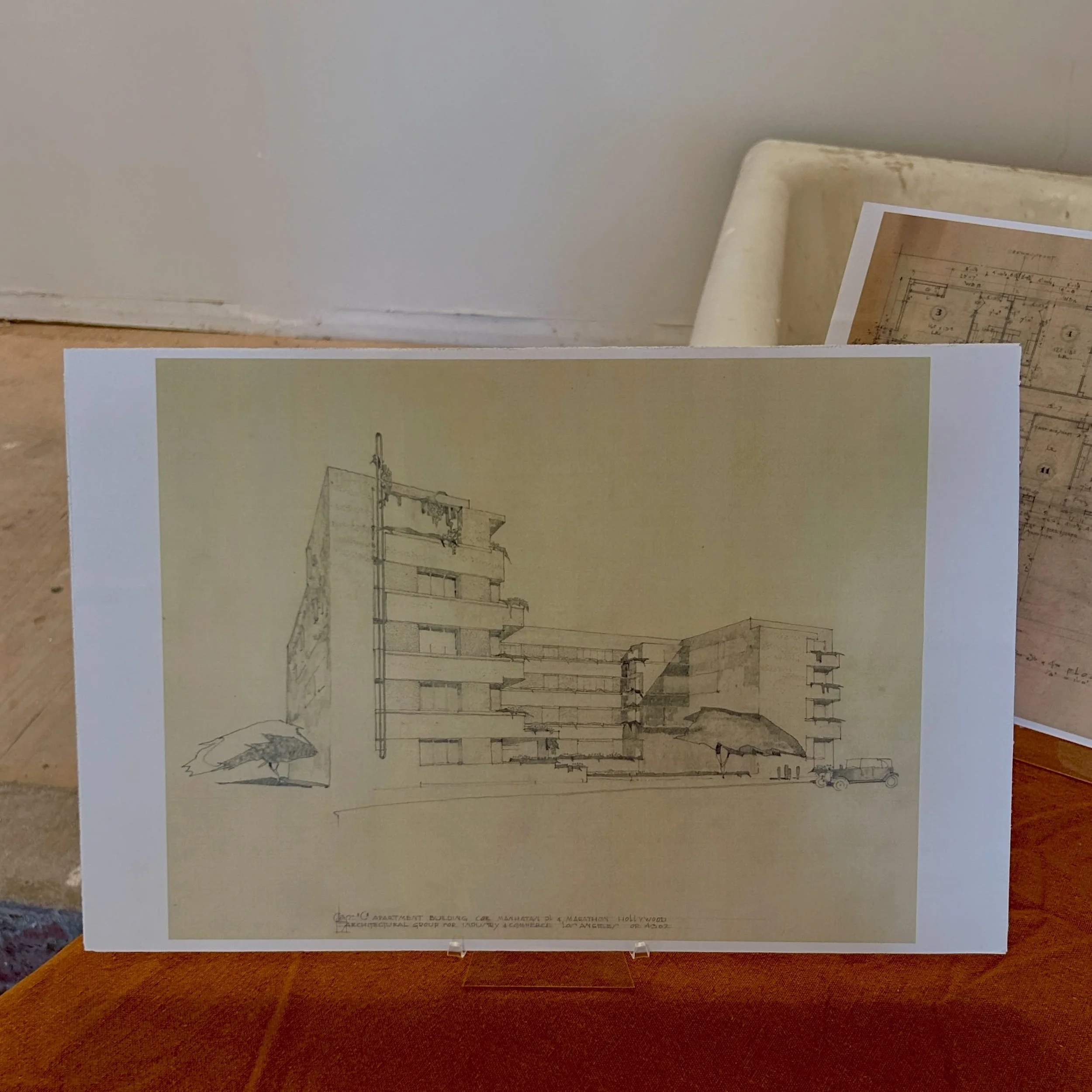 Ribbons of Light

Jardinette Apartments
Richard Neutra, 1928
Los Angeles, California 

Thank you @cindyolnick, @neutrainstitute and @laforum_aud for providing us with the extraordinary opportunity to experience Richard Neutra&rsquo;s first project in