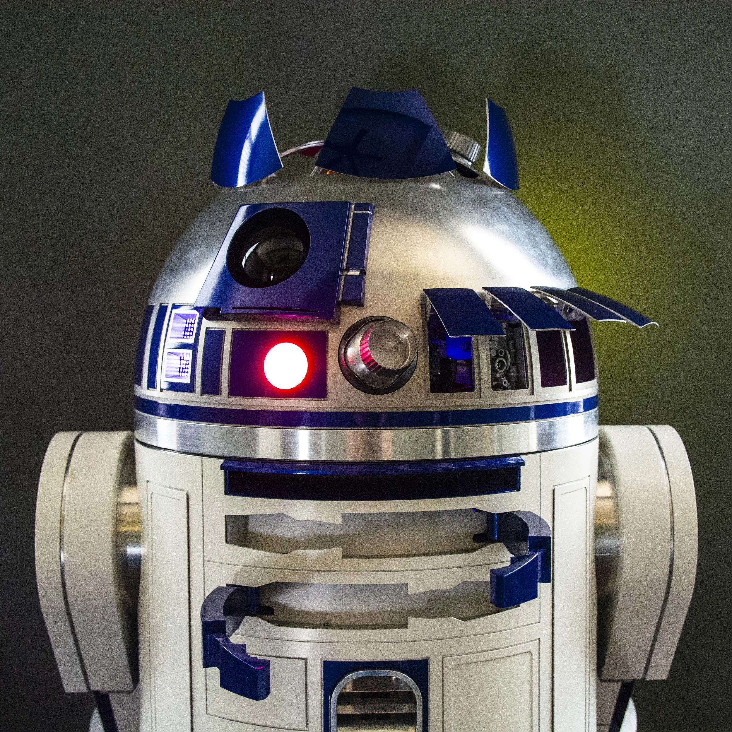 R2 with Dome panels open