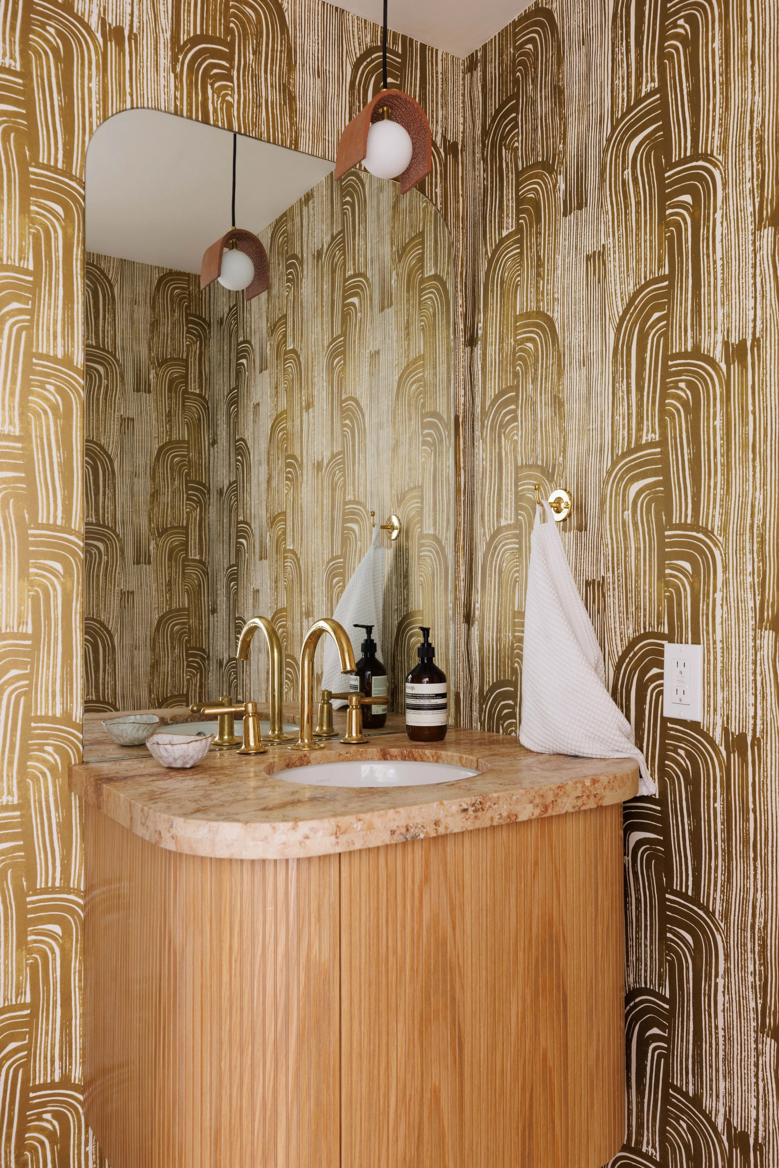 13221 Admiral Ave Unit A MLS - virtuallyherestudios.com-13.jpg