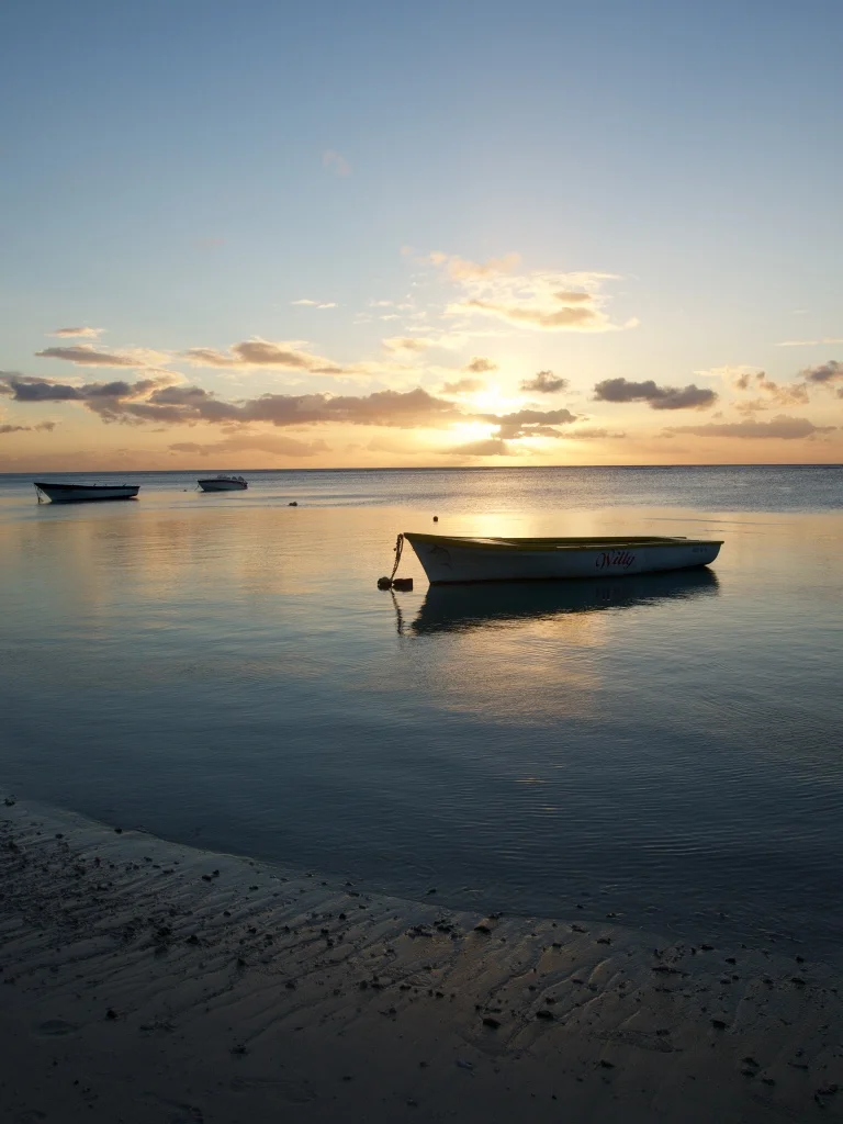 The western side of the island faces away from the vastness of the Indian Ocean and towards the setting sun.&nbsp;