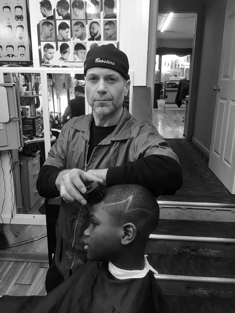 Alumni Mentor Shane, a barber at Stilo Cuts