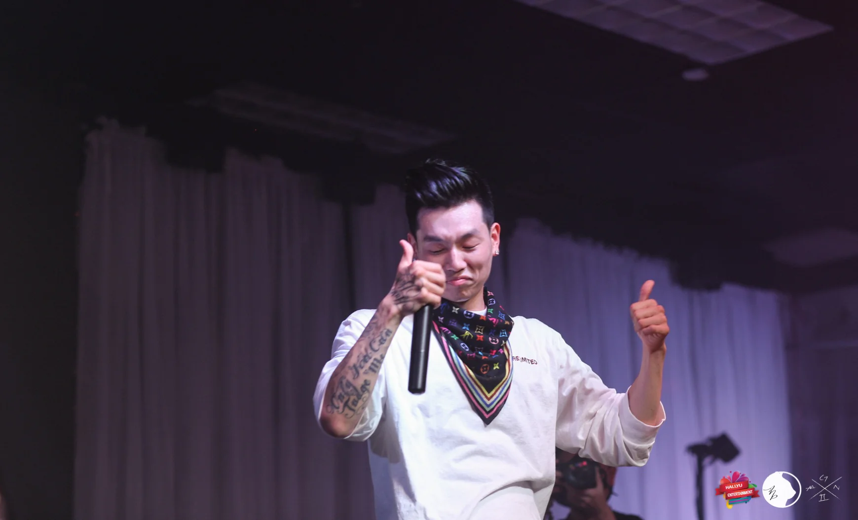 Written Interview conducted and published by Alexandria Norado with GMNI on behalf of Officially KMUSIC . After photographing his set at Hallyu Entertainments' tour with Reddy , I had him answer a few questions about his future with his fans.
