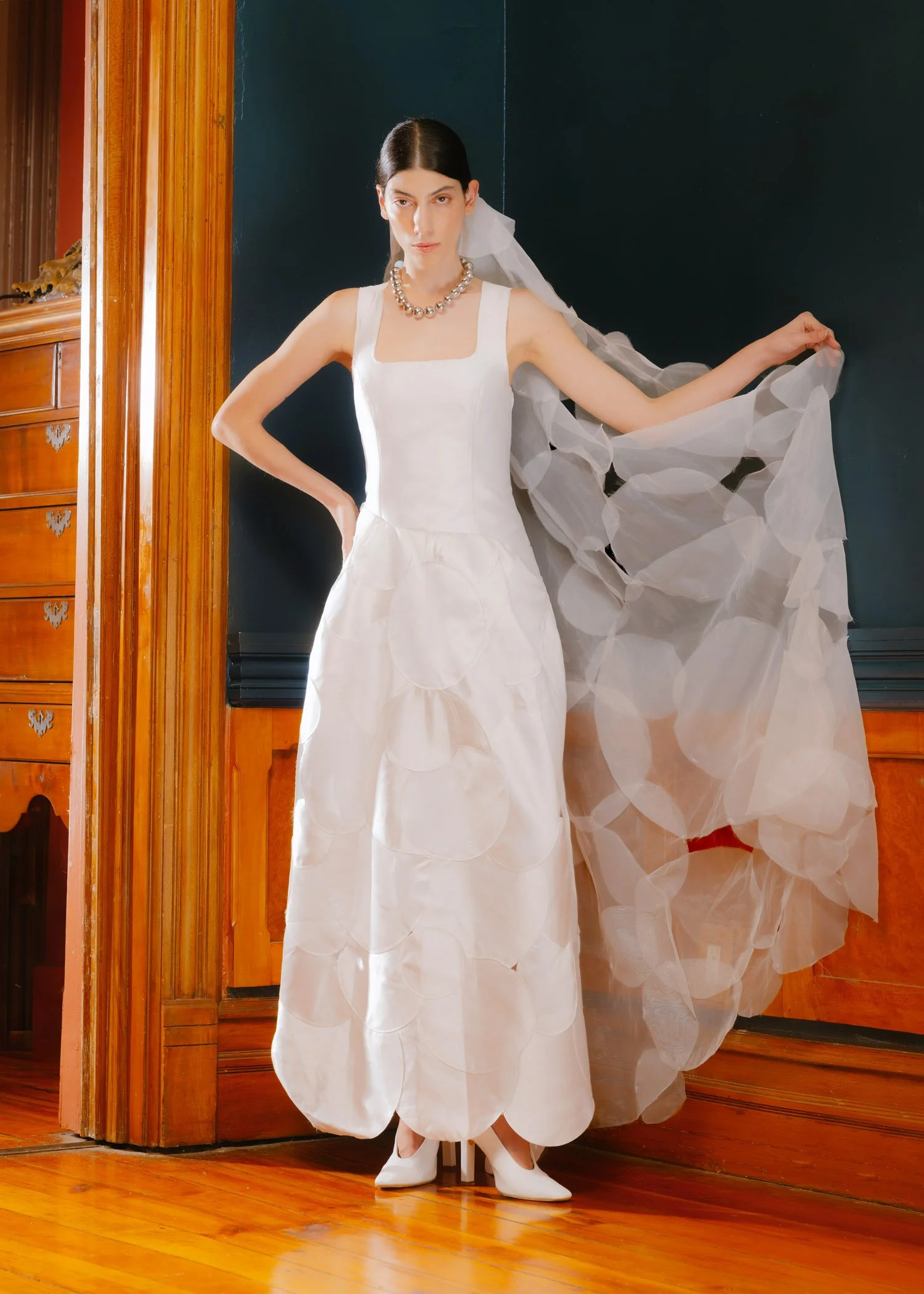 Delfina-Balda-Fantasia-Bridal-4-2027-2028-44.jpg