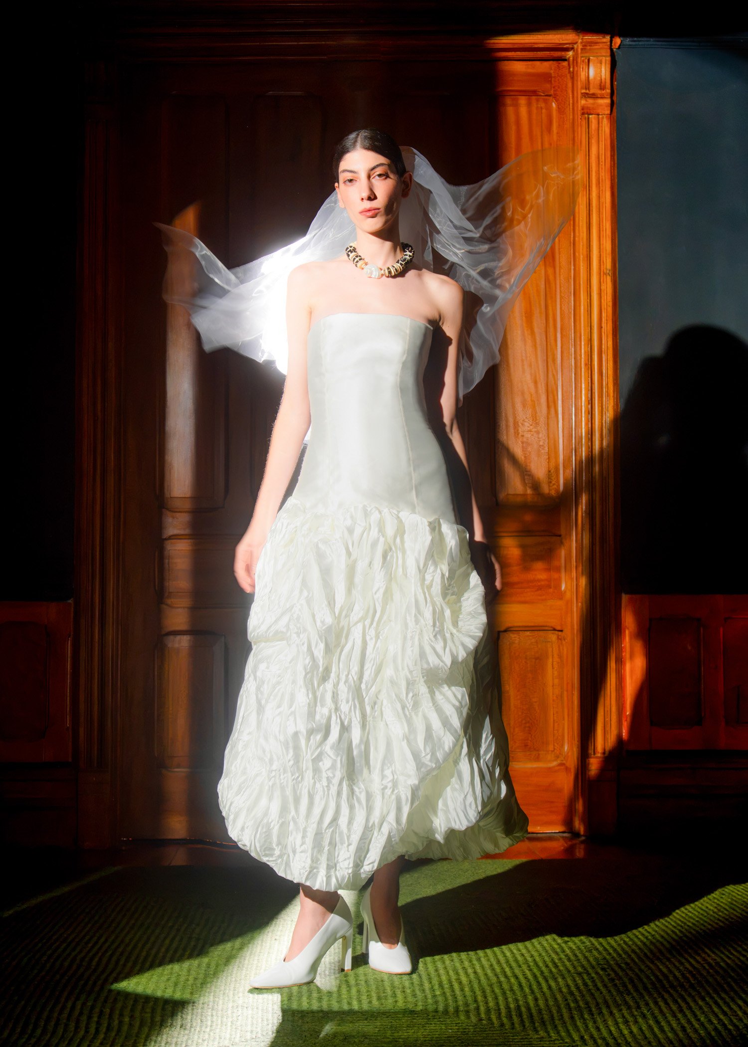 Delfina-Balda-Fantasia-Bridal-4-2027-2028-38.jpg