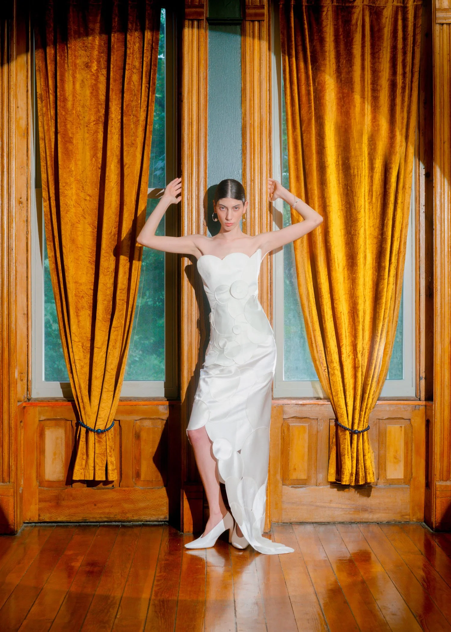 Delfina-Balda-Fantasia-Bridal-4-2027-2028-72.jpg