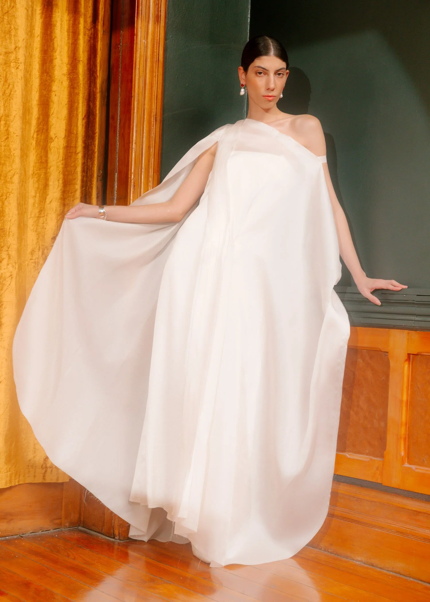 Delfina-Balda-Fantasia-Bridal-4-2027-2028-91.jpg