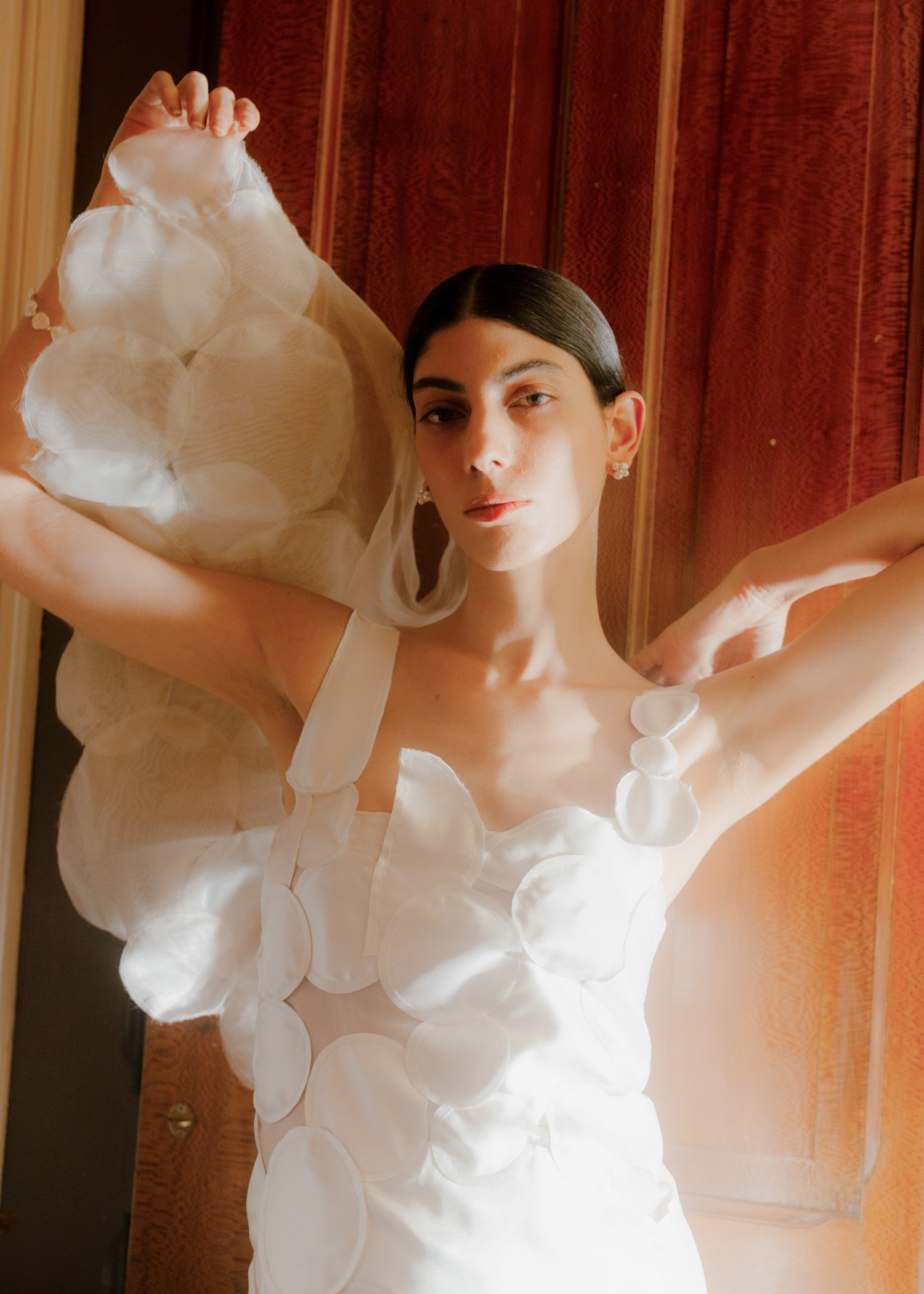 Delfina-Balda-Fantasia-Bridal-4-2027-2028-59.jpg