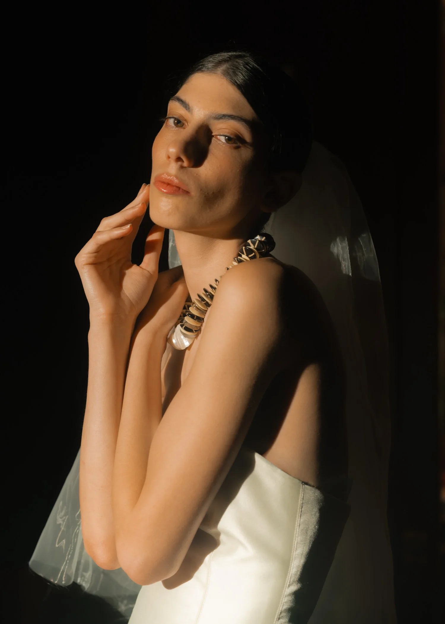 Delfina-Balda-Fantasia-Bridal-4-2027-2028-41.jpg