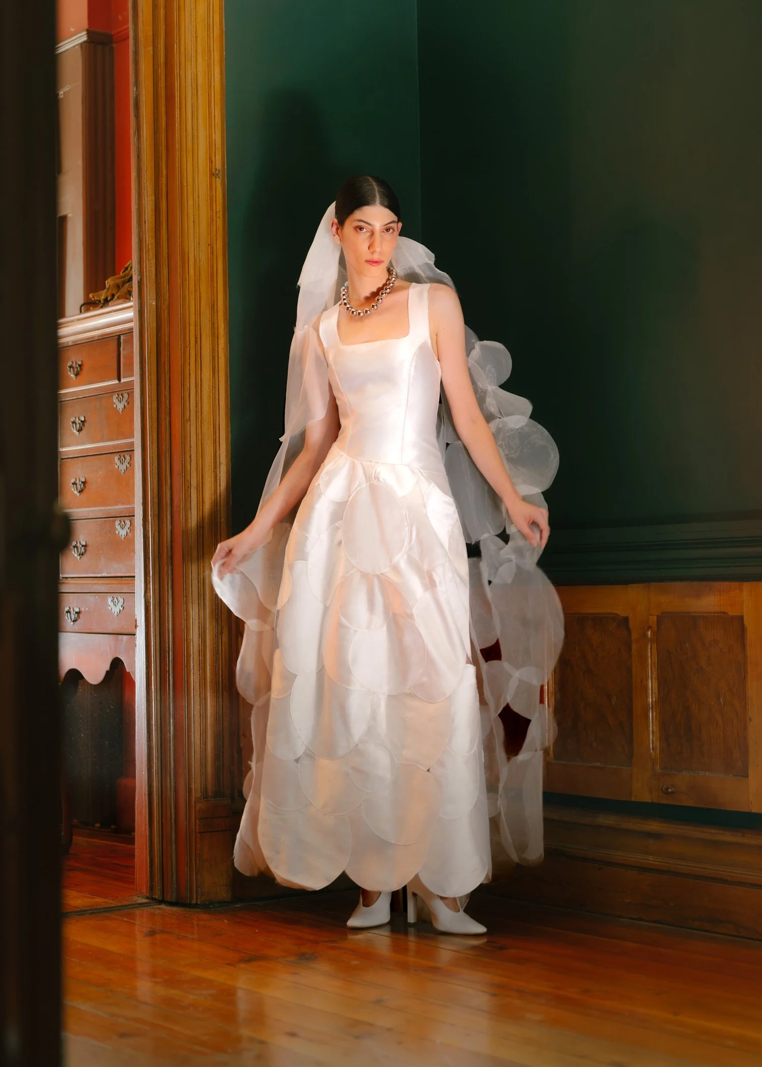 Delfina-Balda-Fantasia-Bridal-4-2027-2028-43.jpg