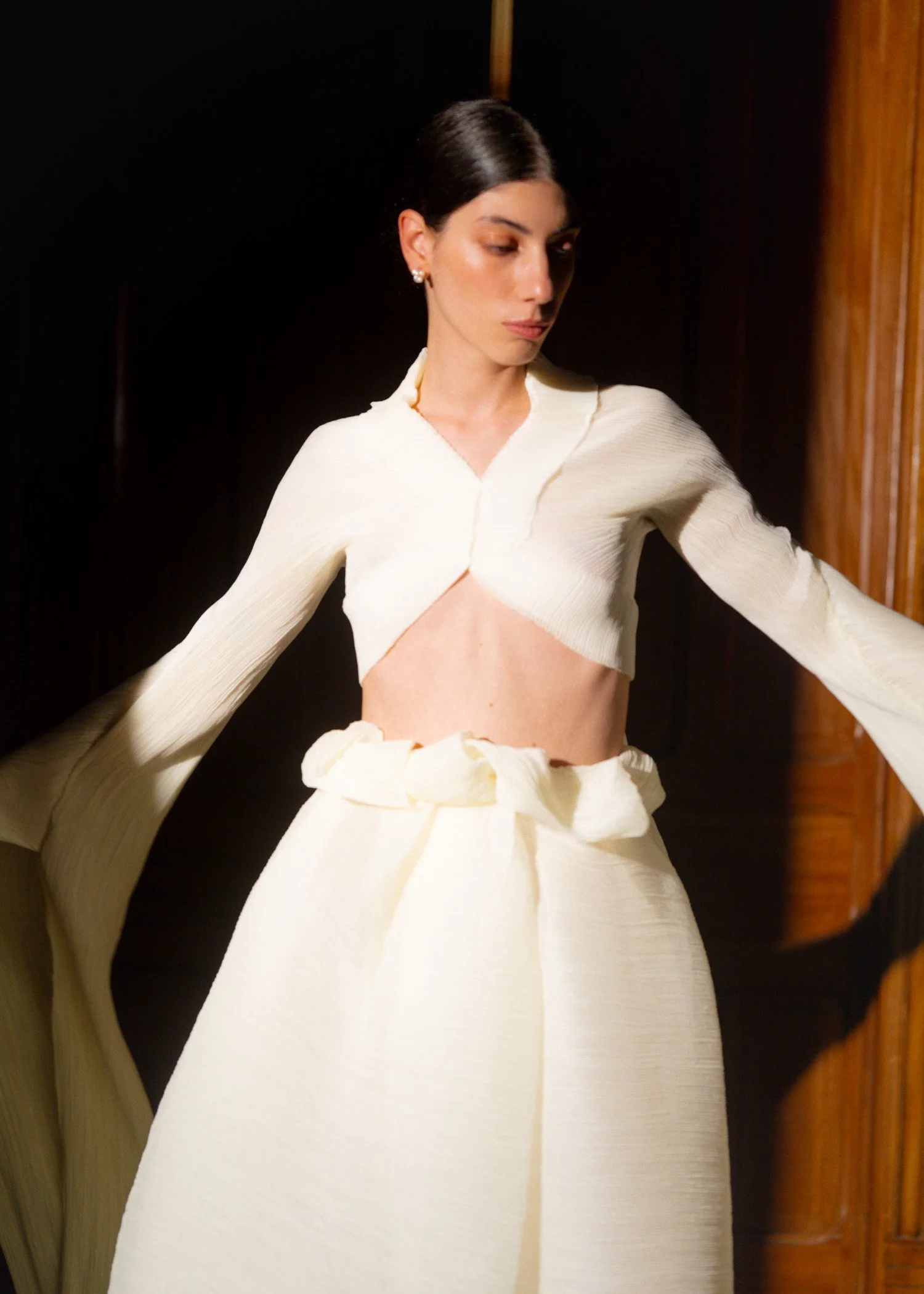 Delfina-Balda-Fantasia-Bridal-4-2027-2028-22.jpg