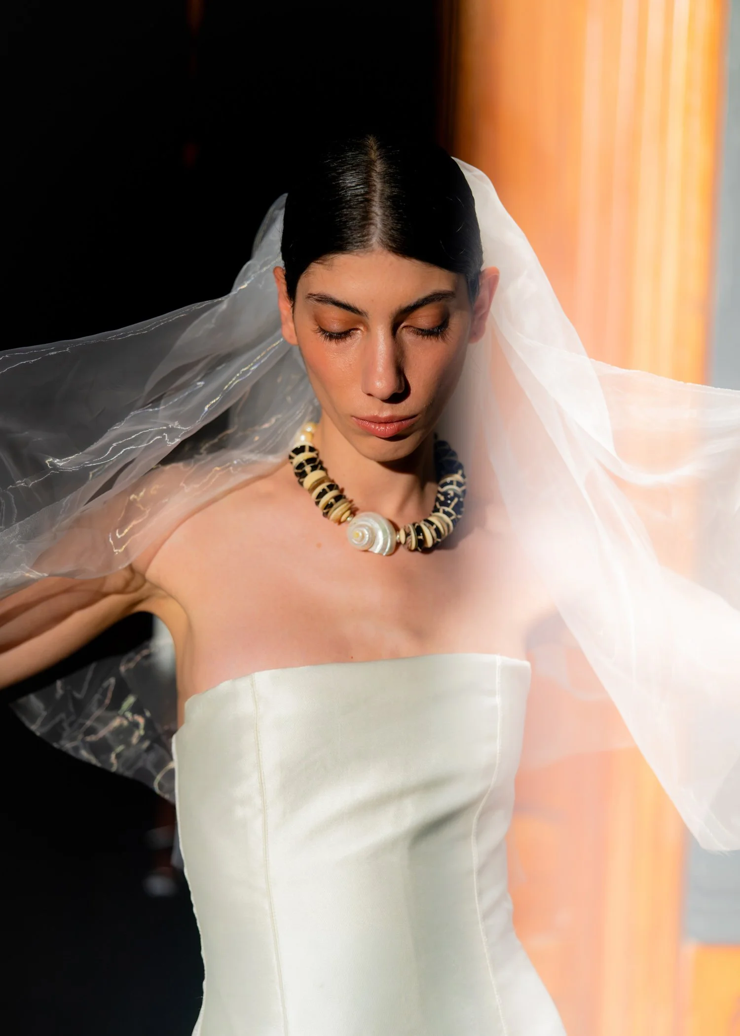Delfina-Balda-Fantasia-Bridal-4-2027-2028-39.jpg