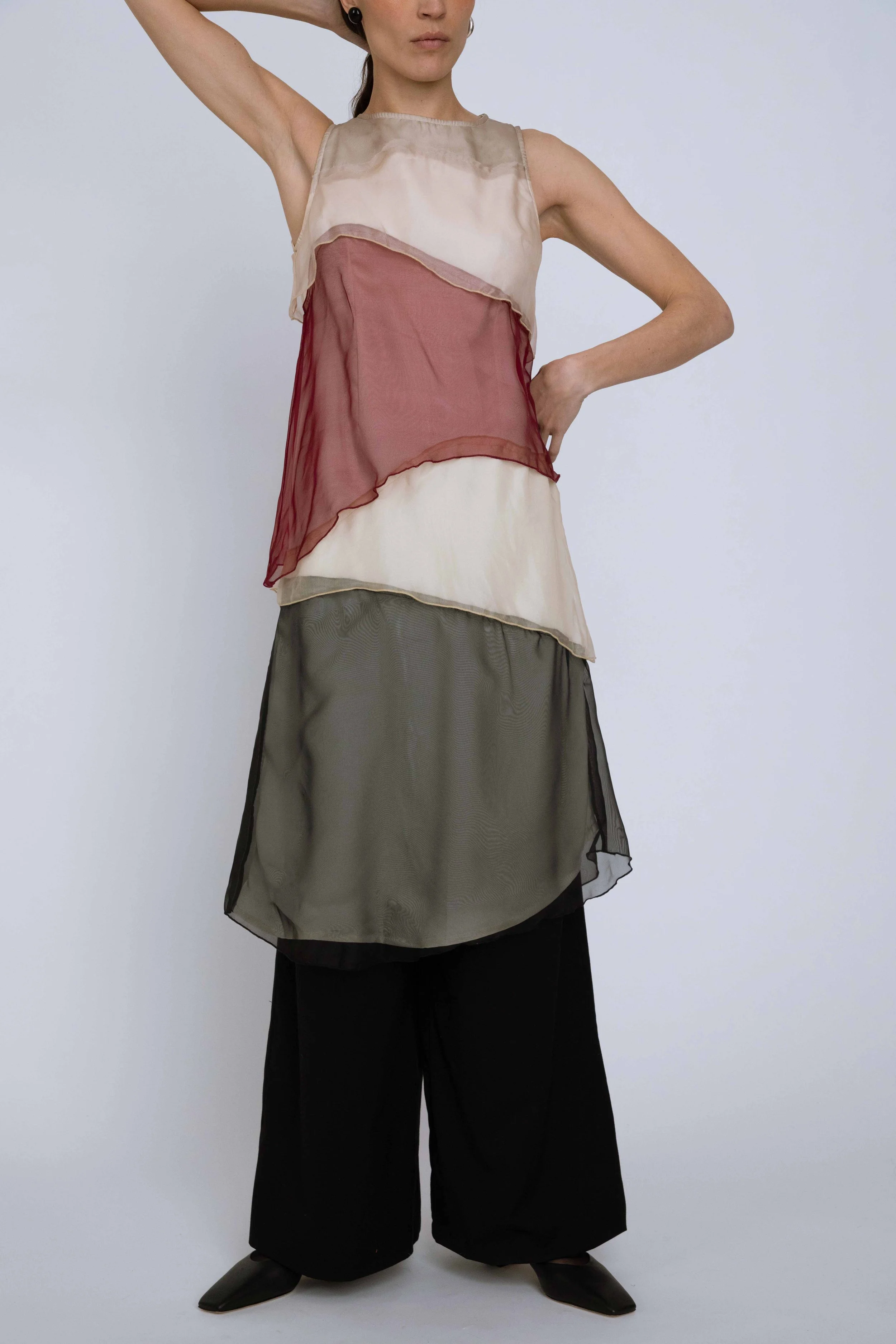 Delfina Balda-fall-winter-2025-Work on the Garden--10.jpg