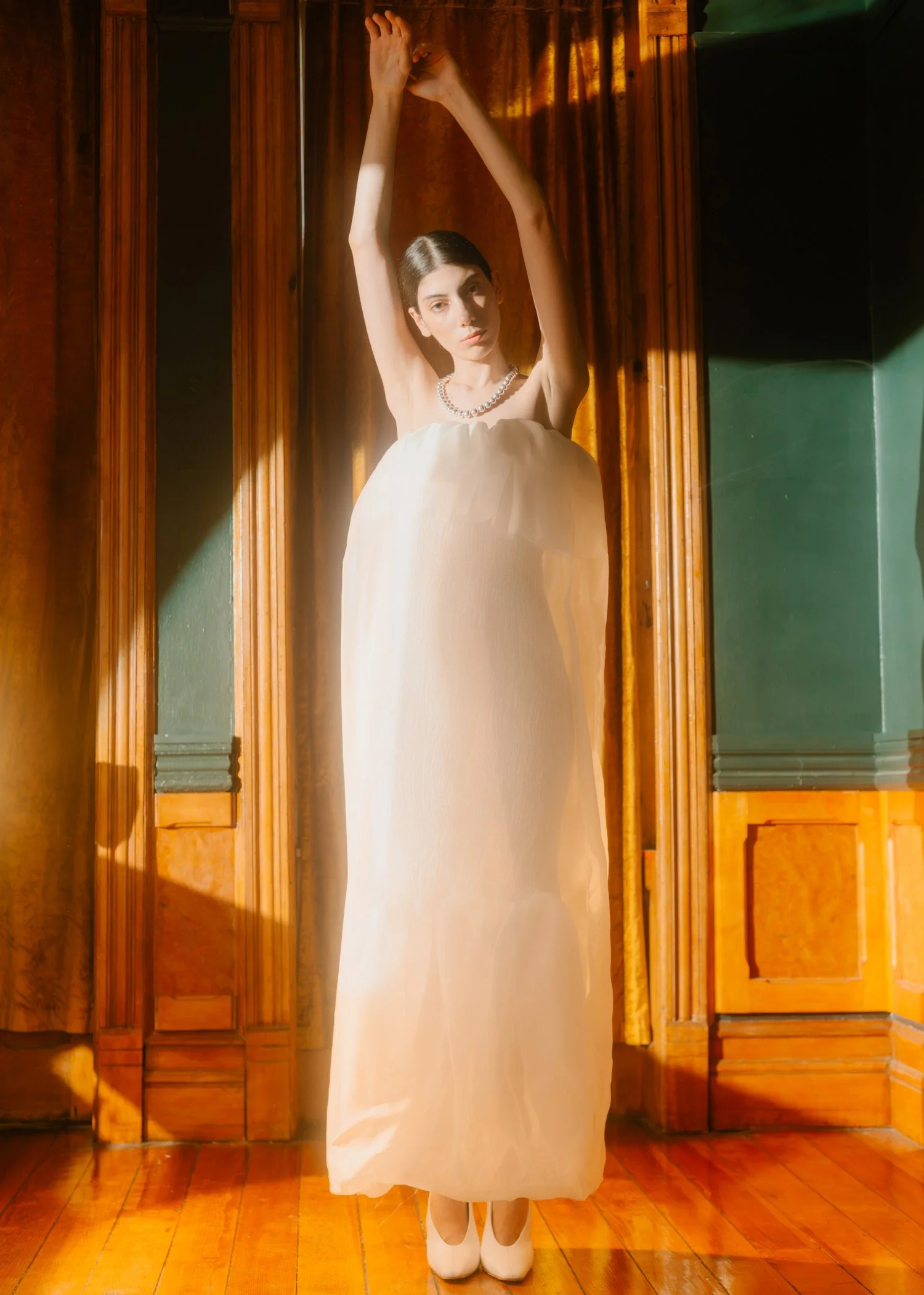 Delfina-Balda-Fantasia-Bridal-4-2027-2028-82.jpg