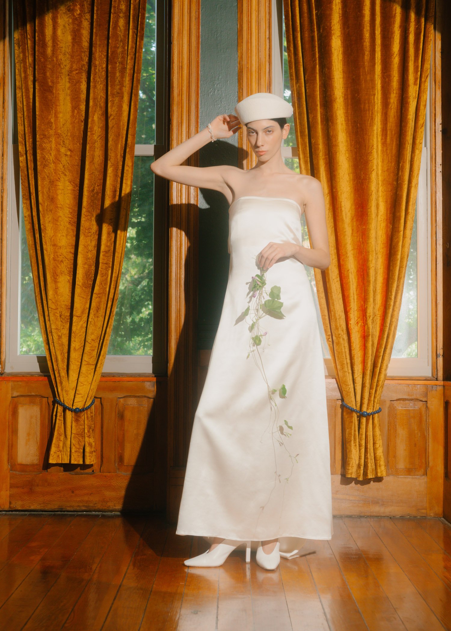 Delfina-Balda-Fantasia-Bridal-4-2027-2028-77.jpg