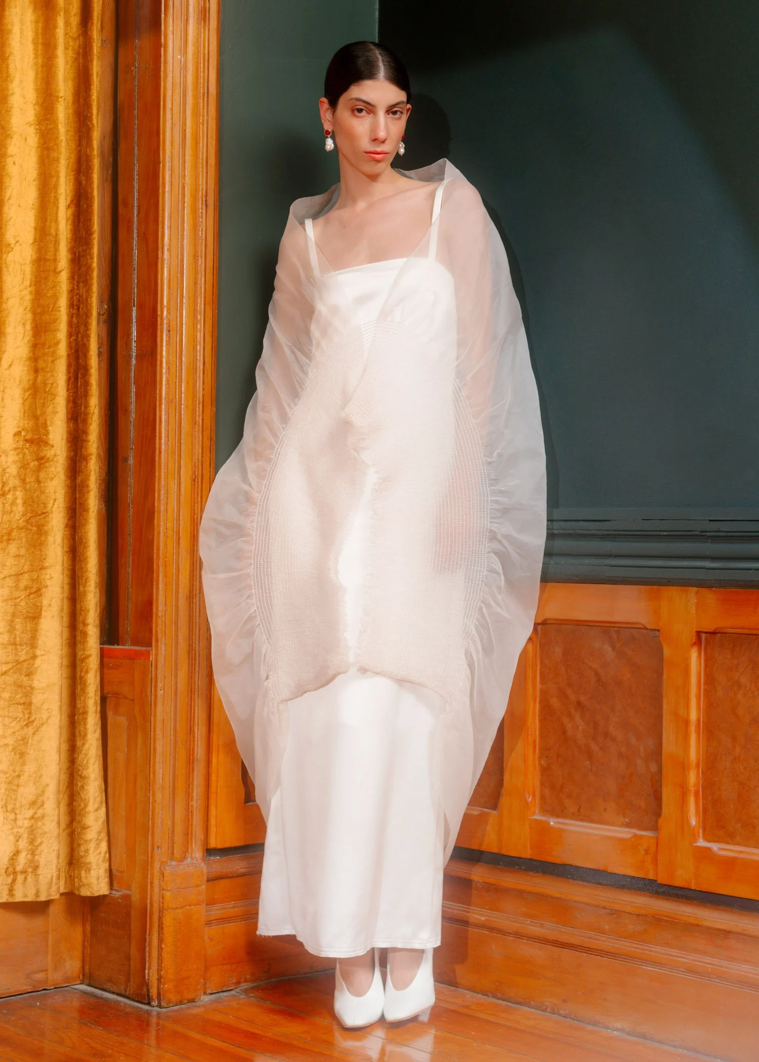 Delfina-Balda-Fantasia-Bridal-4-2027-2028-96.jpg