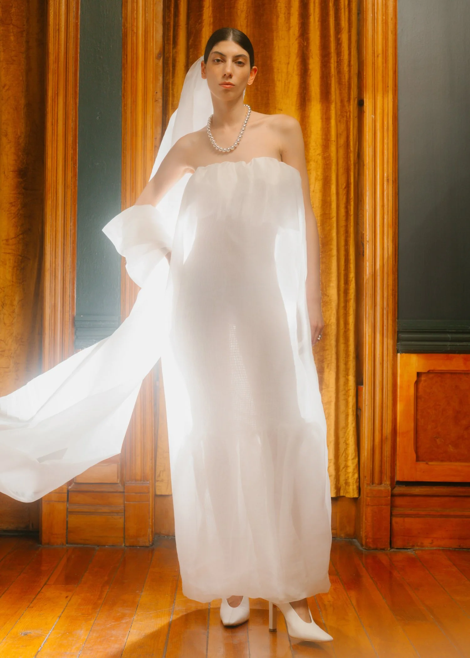 Delfina-Balda-Fantasia-Bridal-4-2027-2028-79.jpg