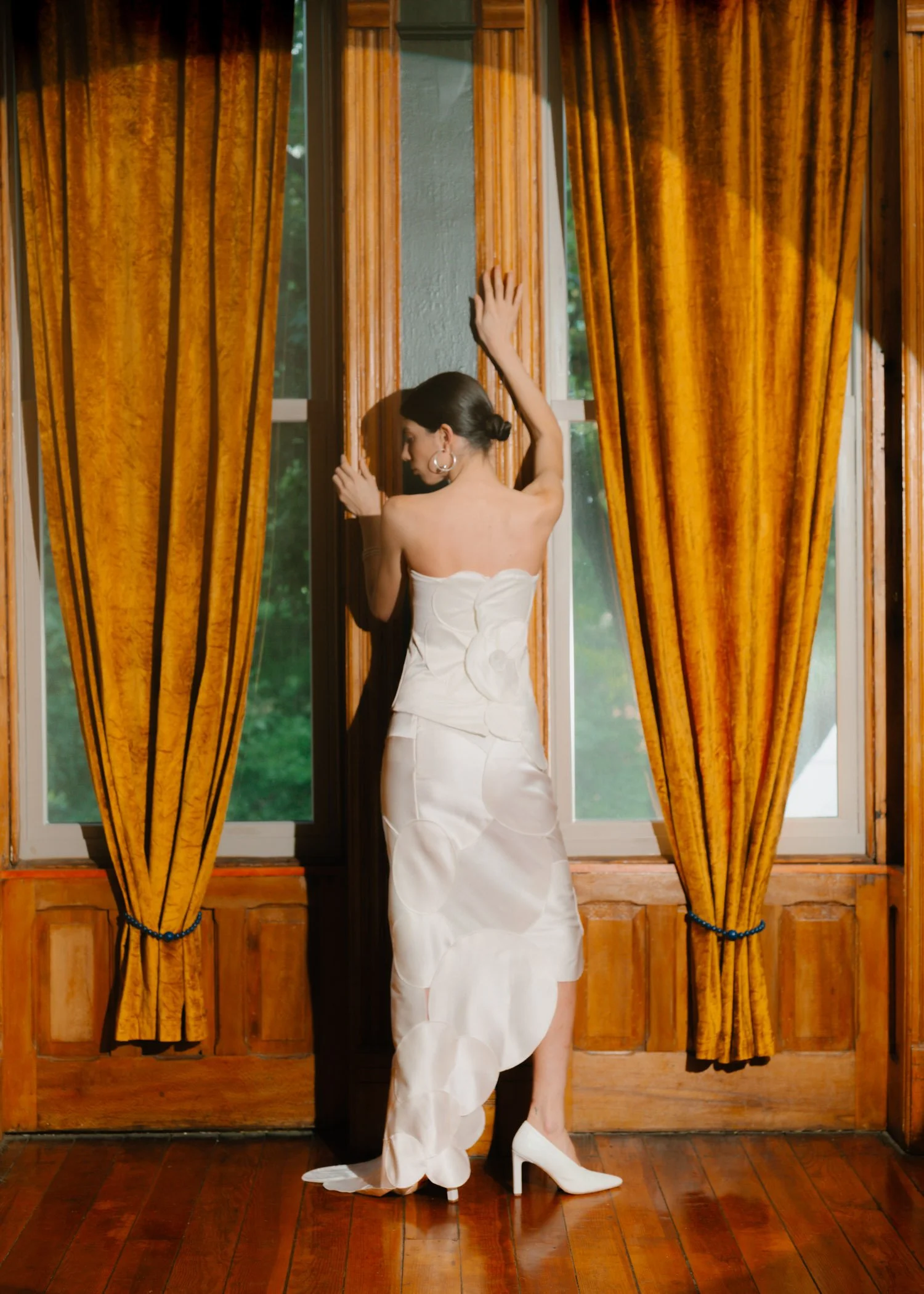 Delfina-Balda-Fantasia-Bridal-4-2027-2028-73.jpg