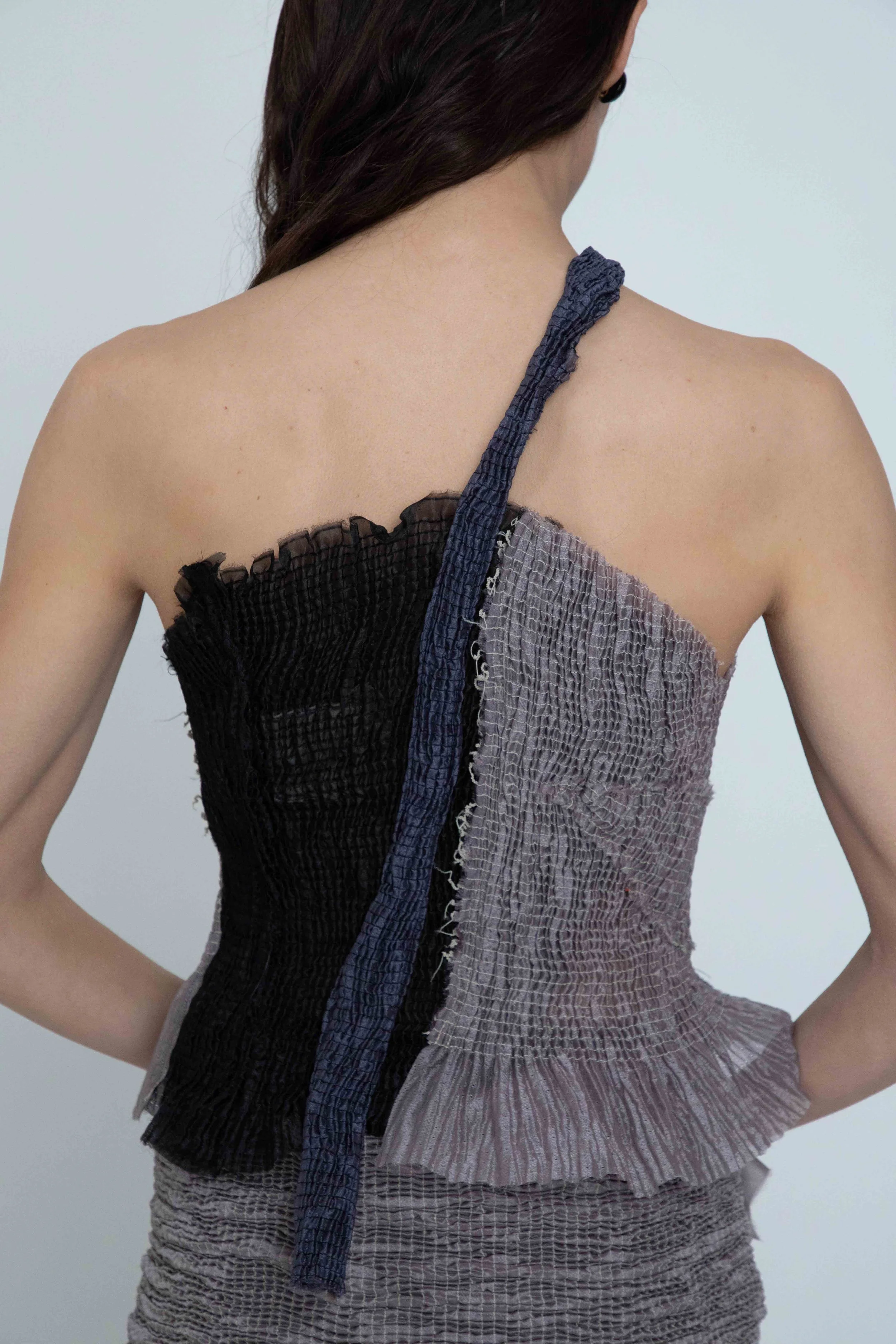 Delfina Balda-fall-winter-2025-Work on the Garden--14.jpg