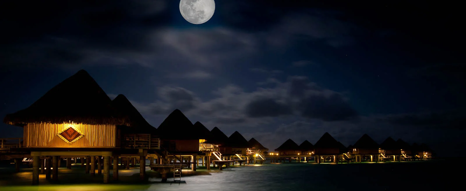 Bora moon (1 of 1).jpg