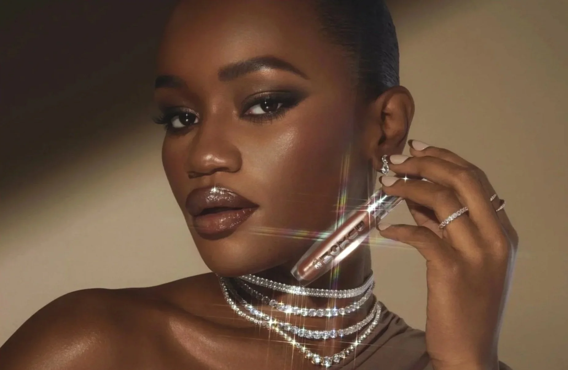 BUXOM PLUMP SHOT SHADE EXTENSION CAMPAIGN