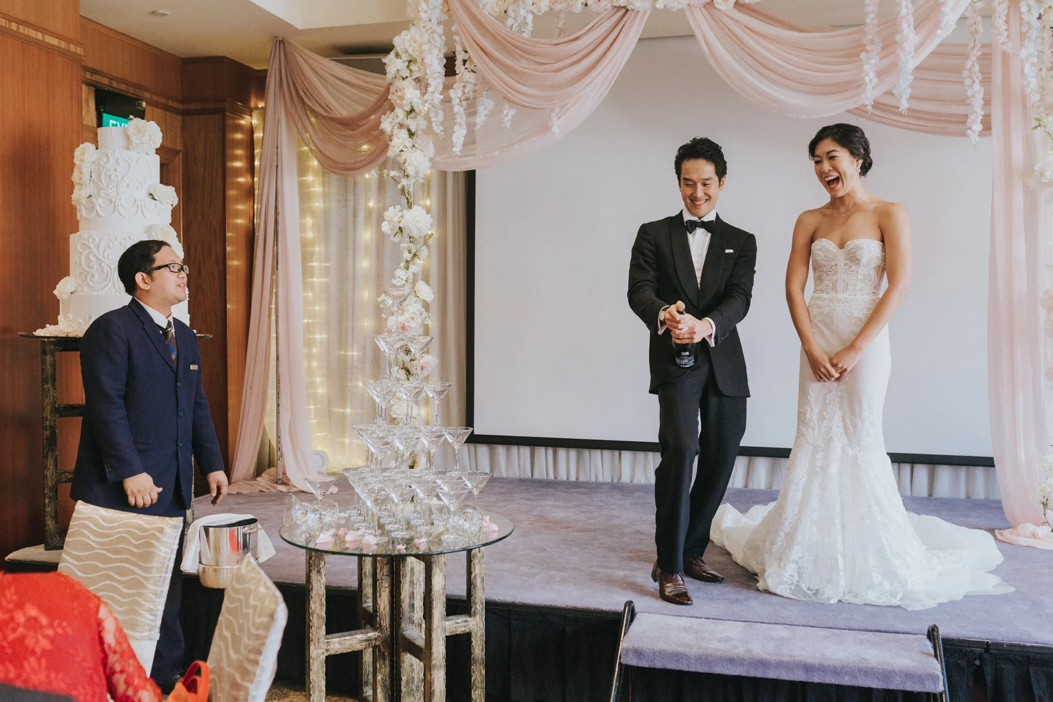KaierTanPhotography_RegentSingaporeWedding_SingaporeWeddingPhotographer-49.jpg