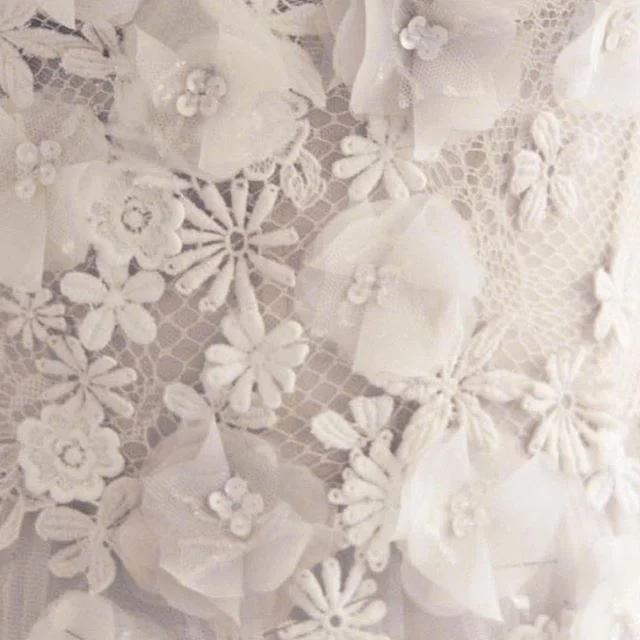 Devine details via @mirazwillinger #beading #flowers #lace #designer #couture #fashion #highfashion