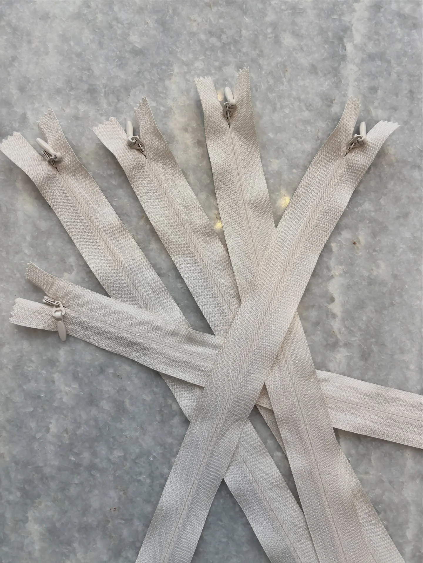 New products have landed! 

Corsetry quality zips 
Silk and lace covered buttons 
High end bridal veil tulle 

#habberdashery #diybride #sew