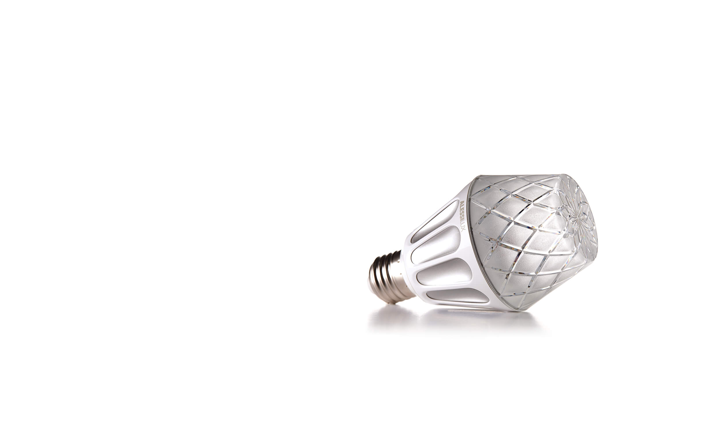 Alessilux-Vienna-LED-light-bulb-silver-lying.jpg