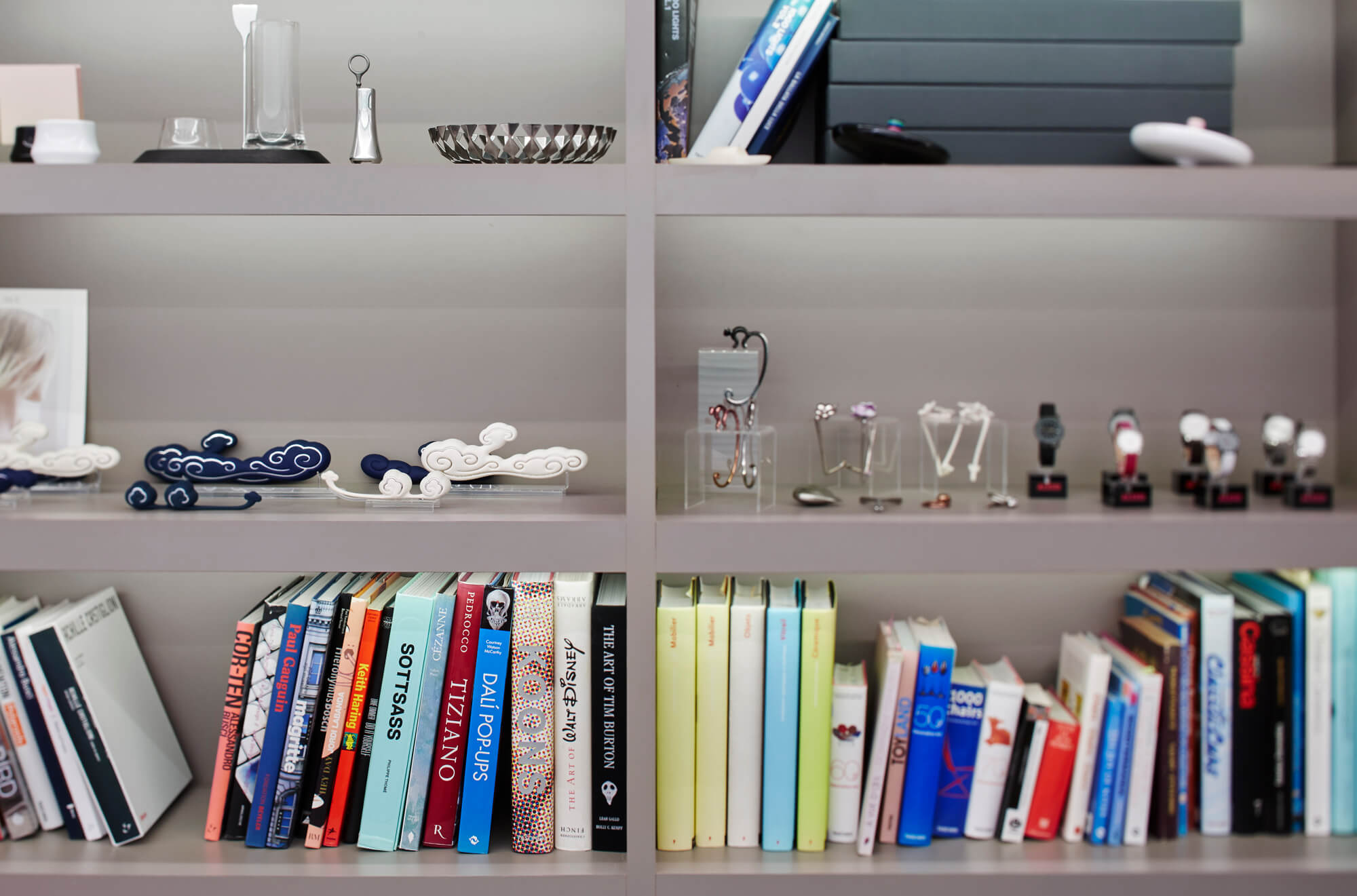 Studio-Gooris-products-and-books-on-shelf