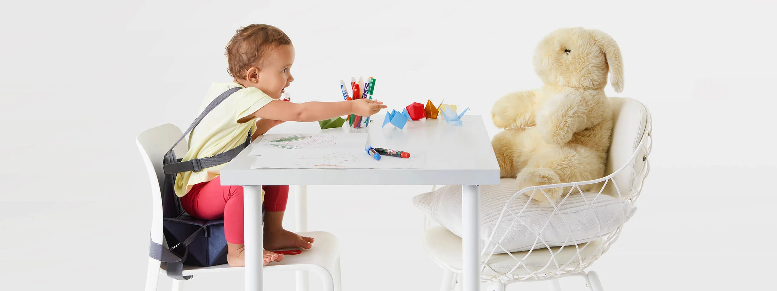 Bombol-Pop-Up-foldable-booster-seat-kid-with bunny.jpg