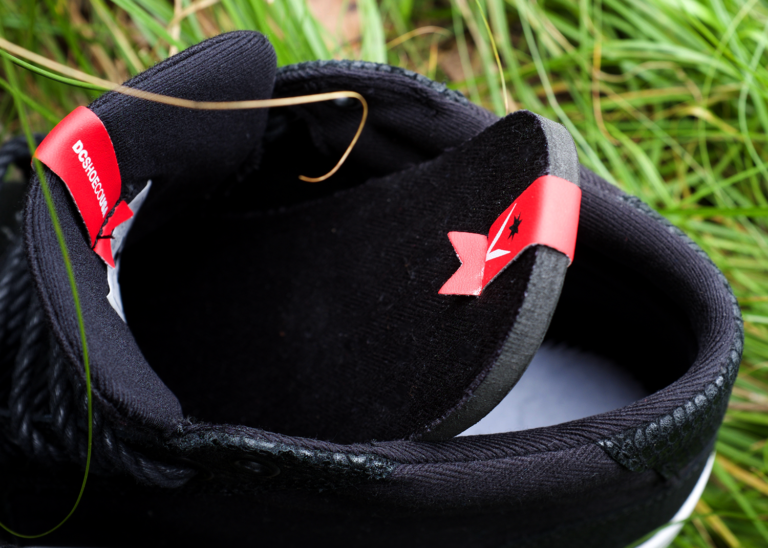 blackvenom_insole1_img1.png