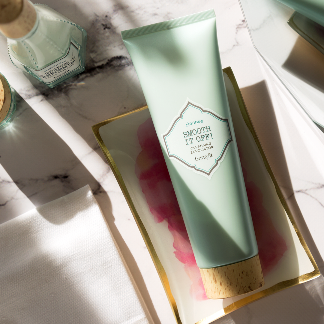 benefit smooth it off cleansing exfoliator