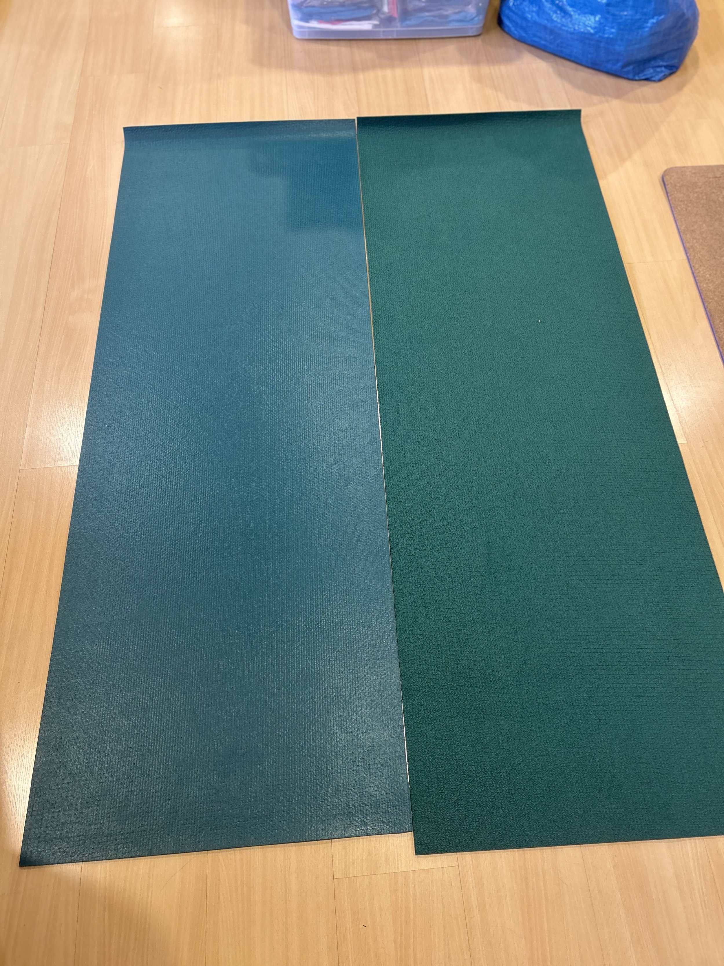 (Pre-Loved) Green Yoga Mats