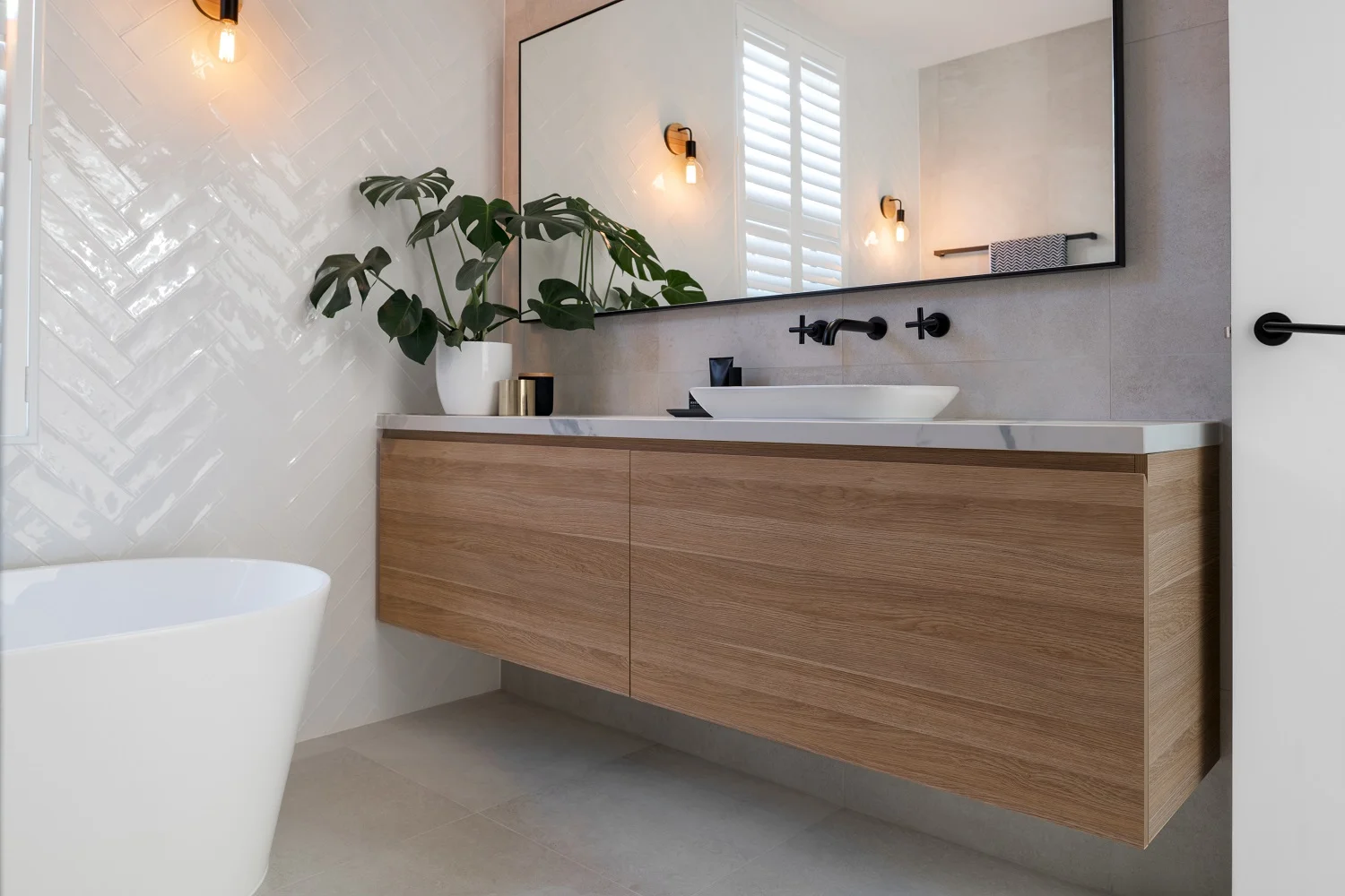 bathroom_vanity.jpg