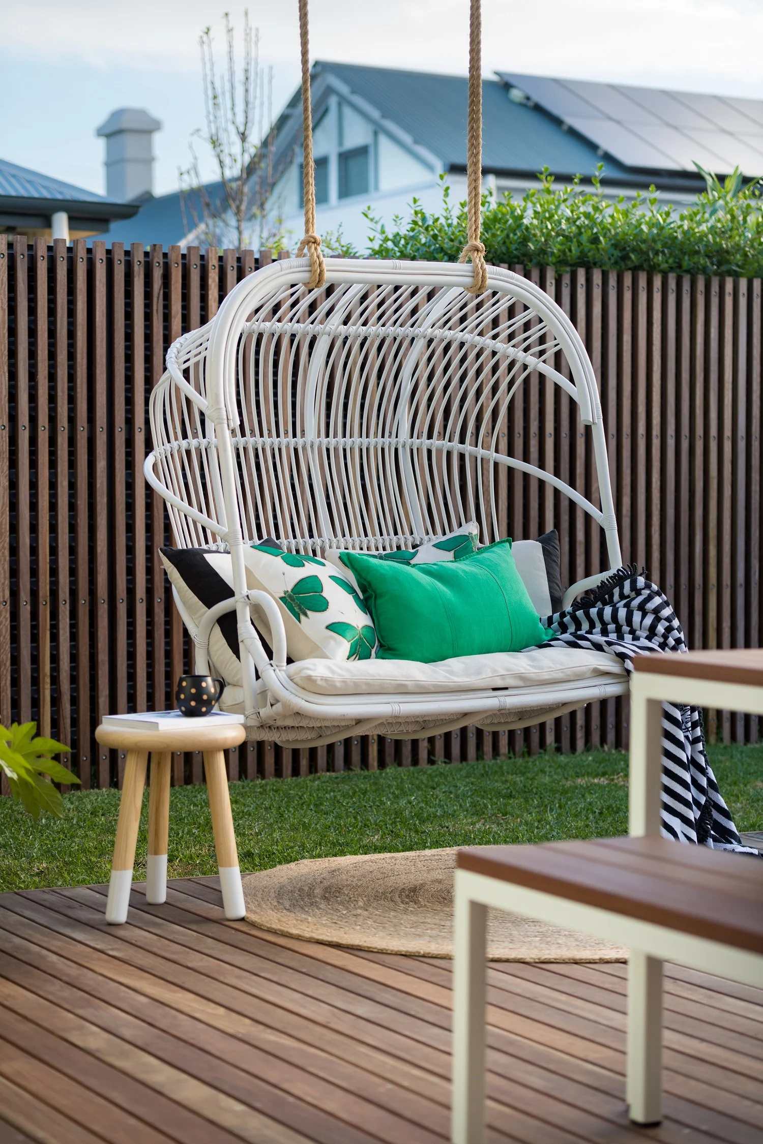 byron_bay_hanging_chair.jpg