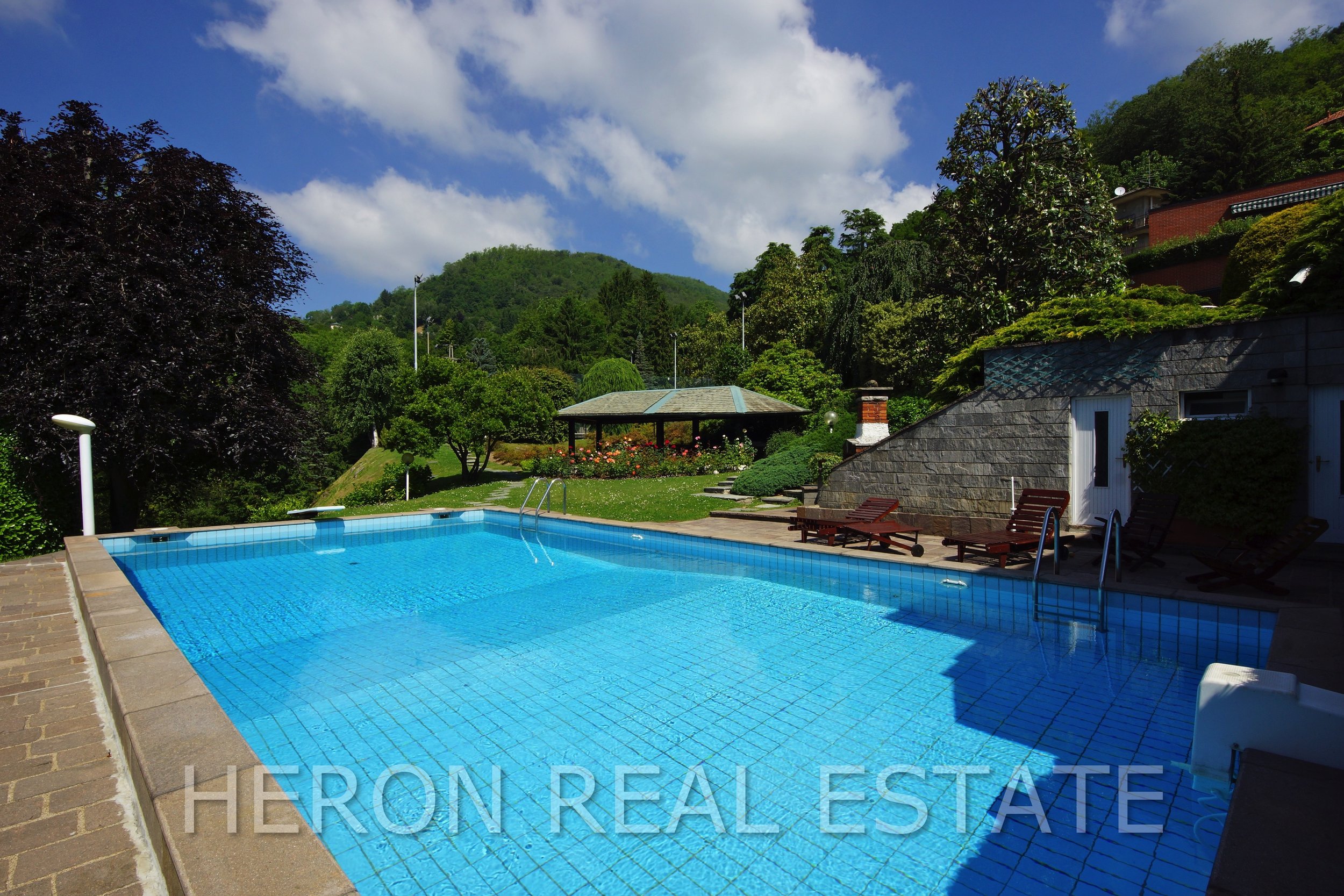 1 villa with pool como.jpg
