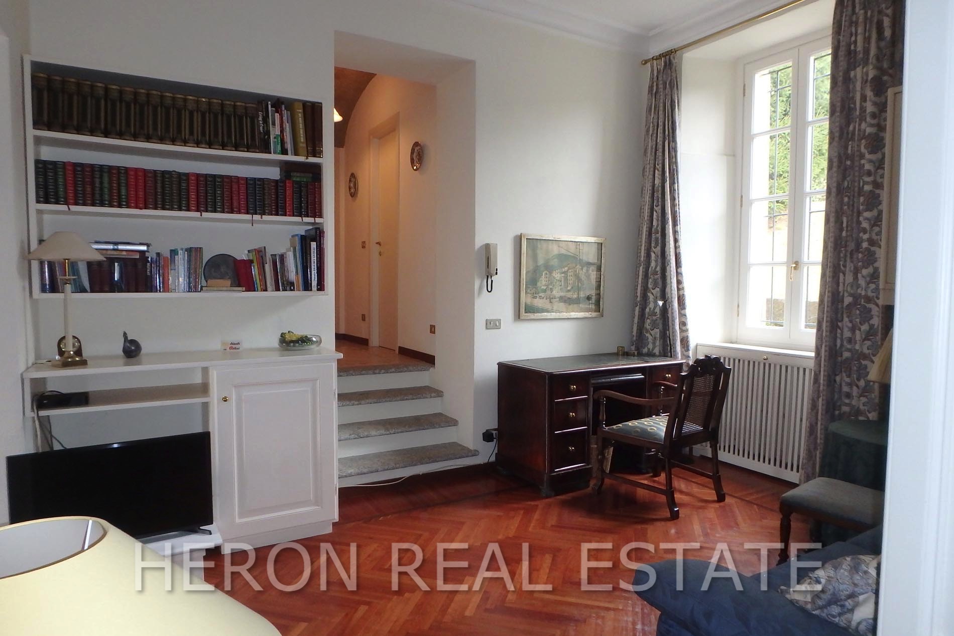 9 apartment in historischer villa.jpg