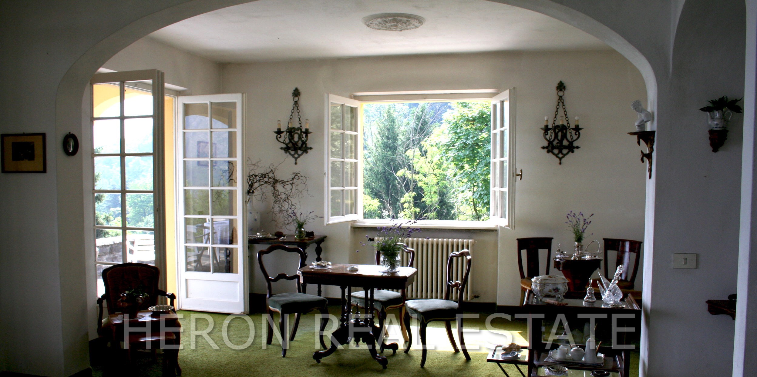 5 Dining area.jpg