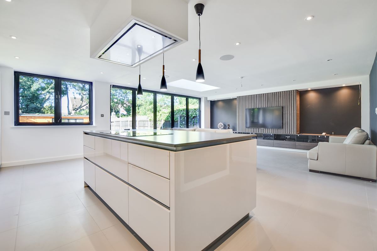 03202e08-5b39-4856-b5da-8d56e3706c69dnsl - 92 sandymount avenue - kitchen1-medium.jpg