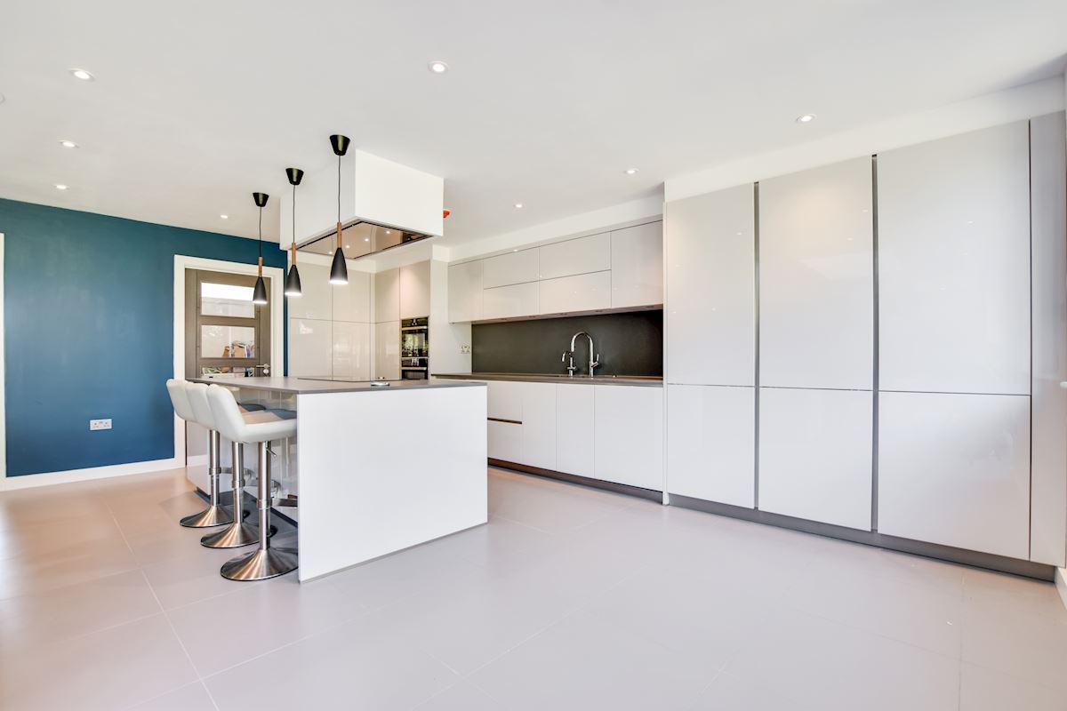 3665cd38-dc6a-46ca-8579-fb593b1bde62dnsl - 92 sandymount avenue - kitchen third angle1-medium.jpg