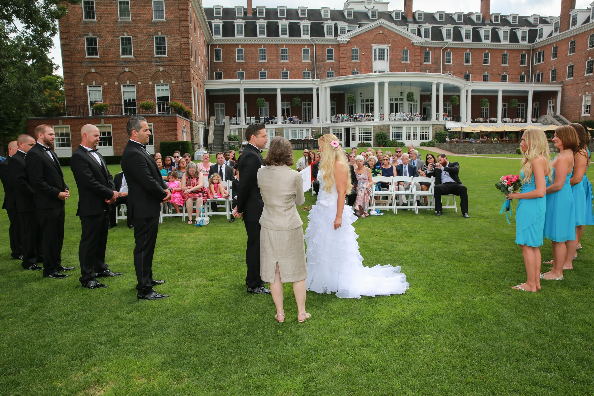Photograph of an wedding at a luxury hotel