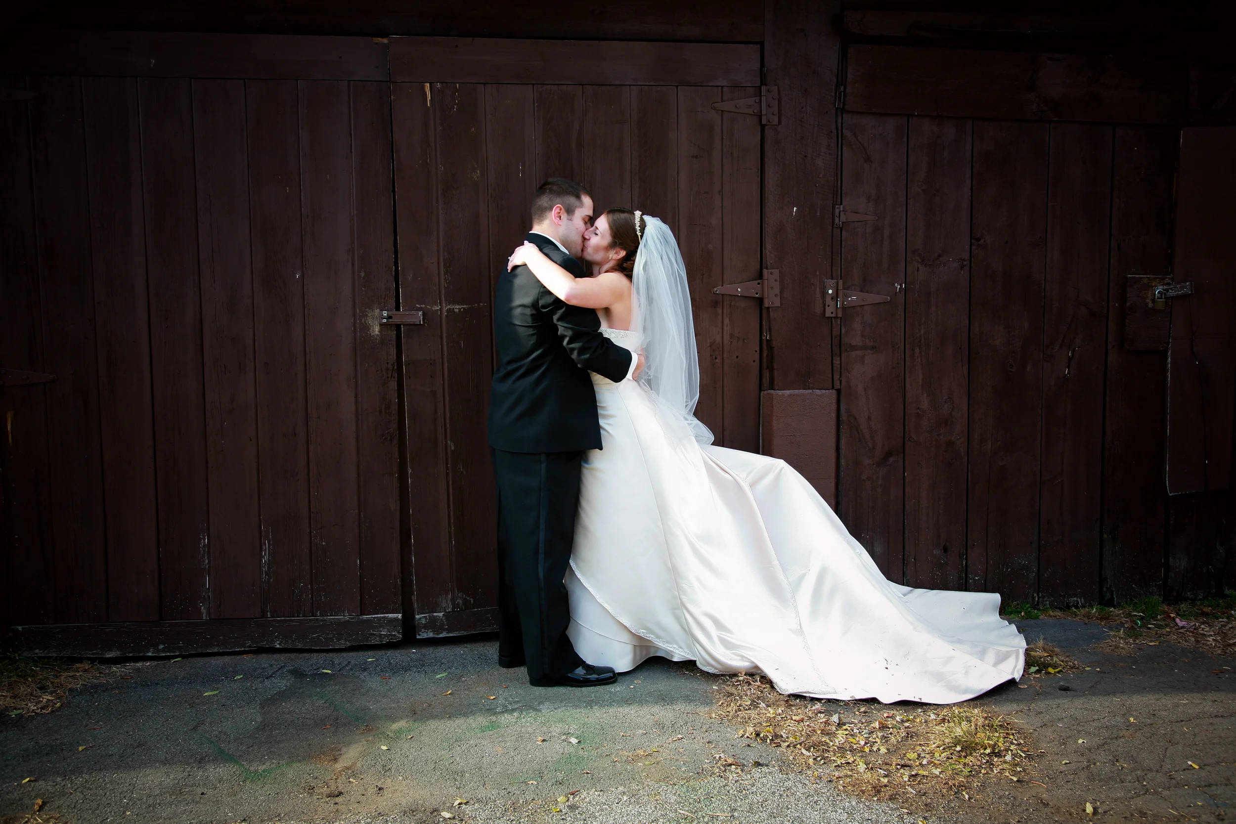 Wedding photo at an old barn.