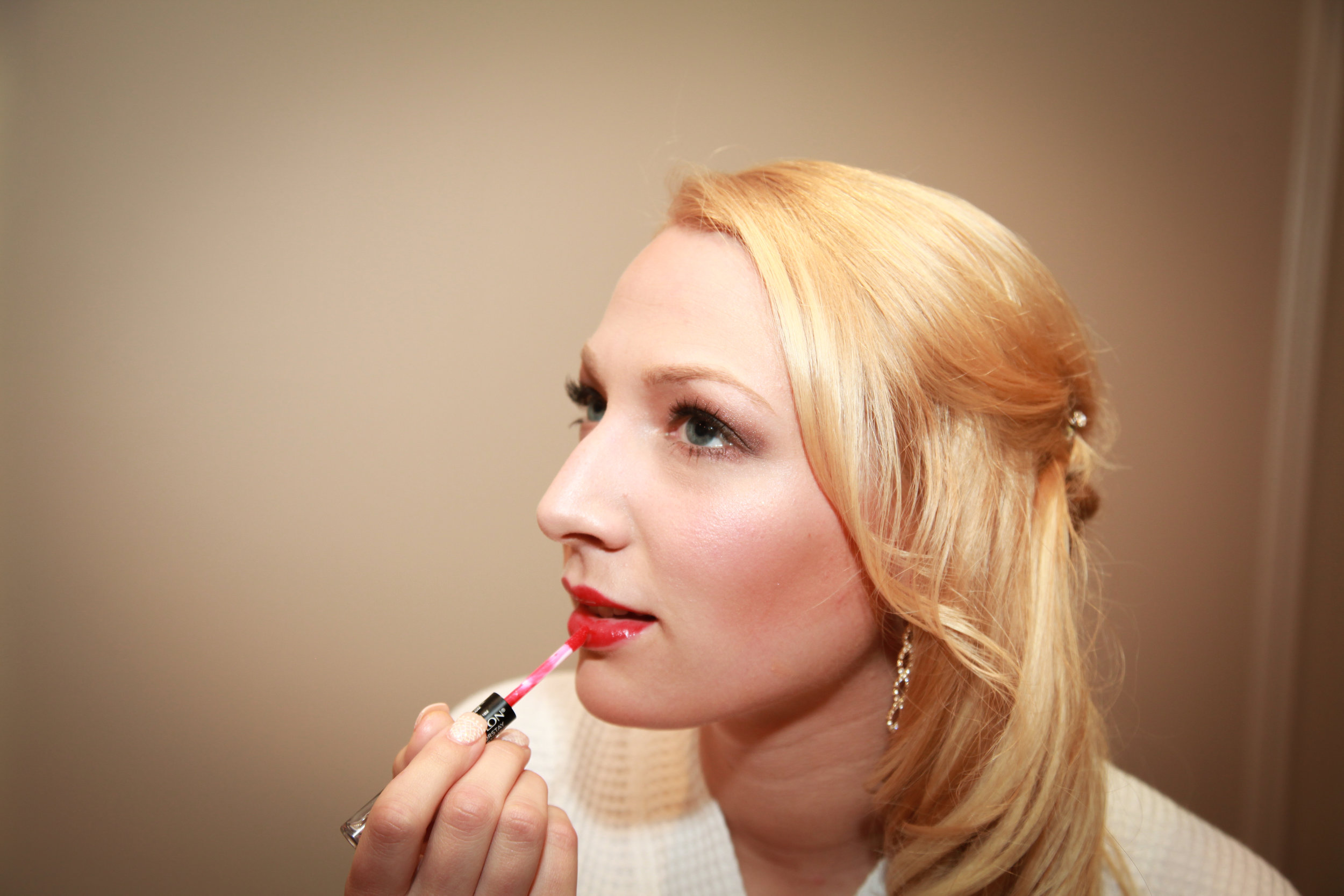 Bride-butting-on-makeup.jpg