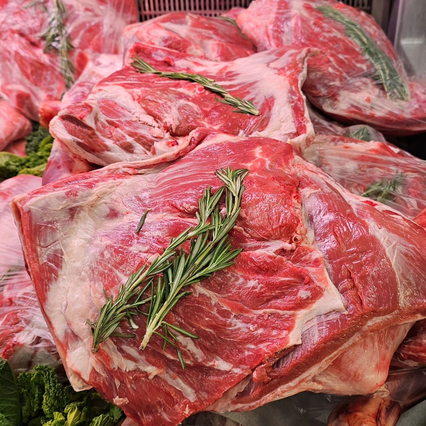 We've got a shop full of lamb right now. Grab it while you can, I have a feeling it won't last long.

#sydenham #sydenhammums #dulwichmums #crystalpalacemums #nightin #butchers #freerange #fish #fishmongers #shopindependent #shopsmallbusiness #foodie