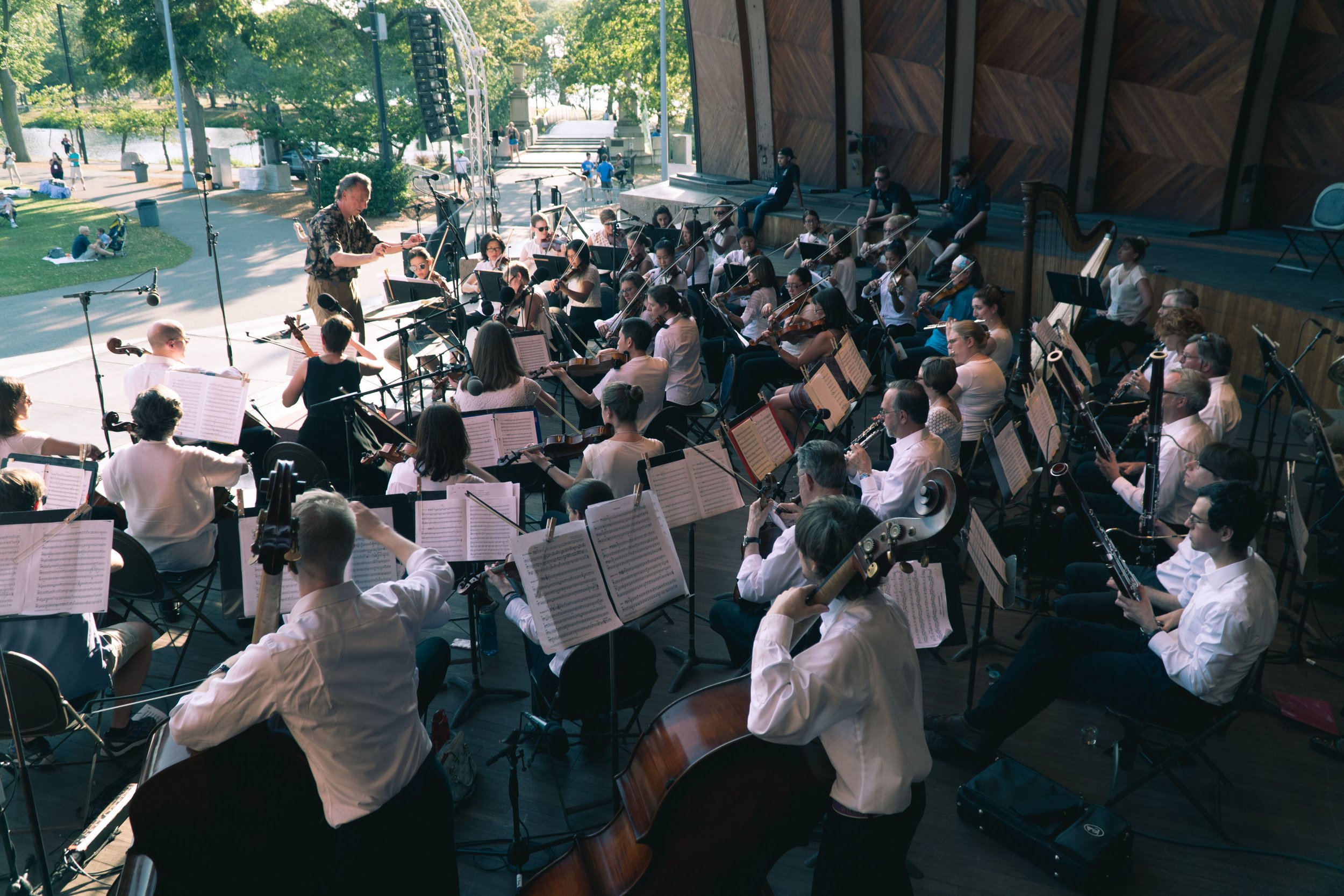 FREE Concert on the Esplanade!