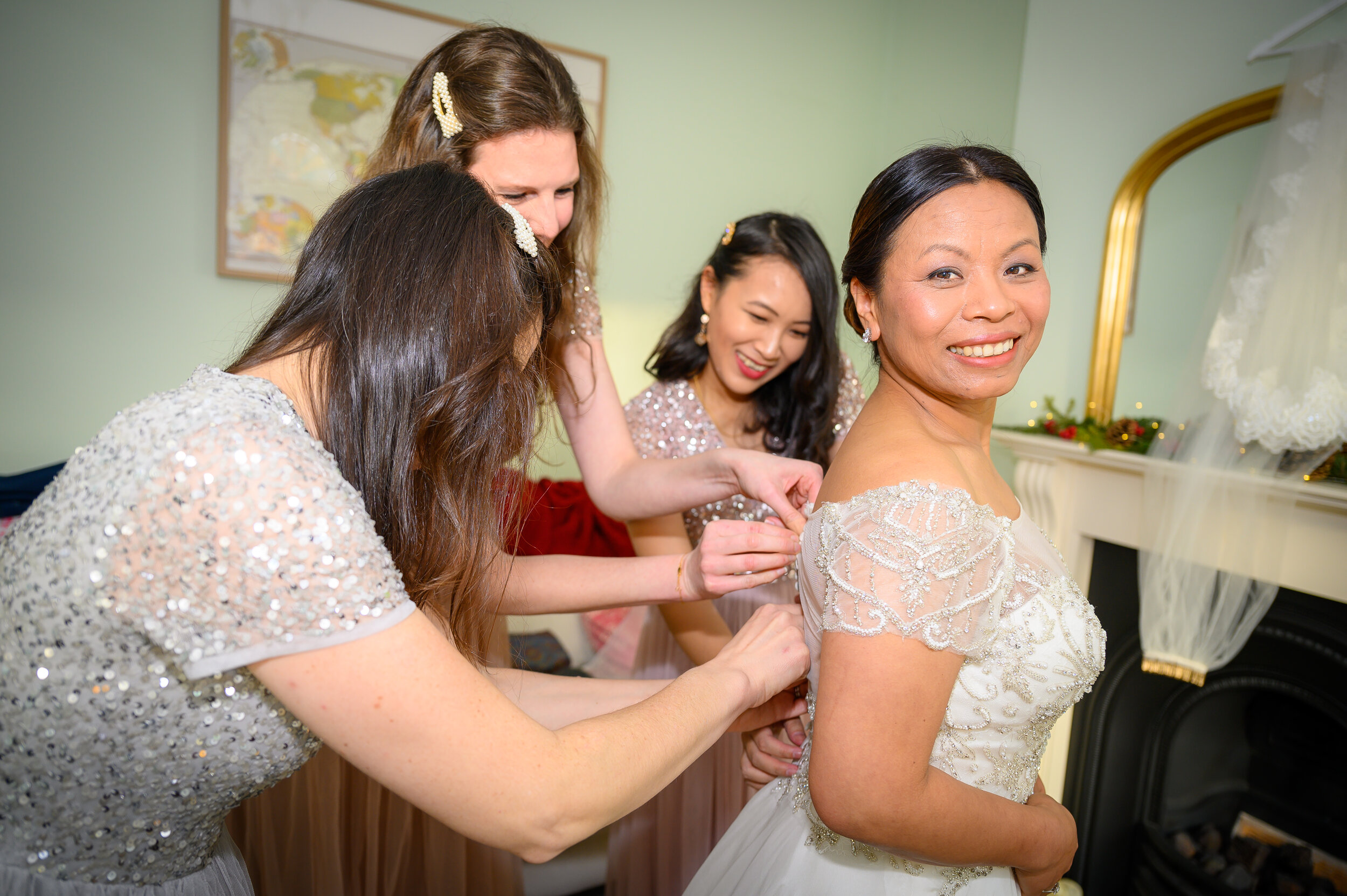 Fastening up the wedding dress