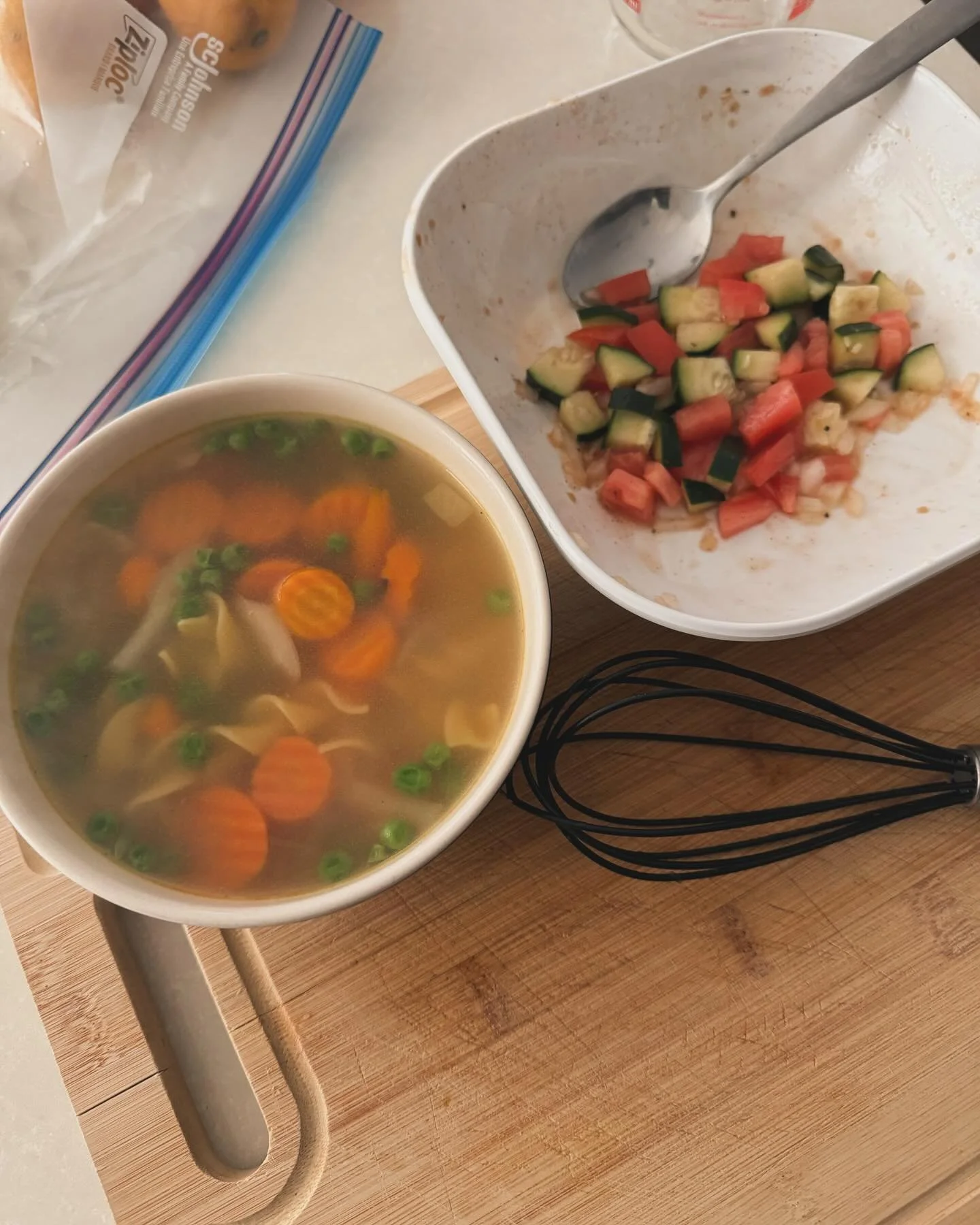 Quick lil #randyskitchn meal! #vegetablesoup w. #eggnoodles w. a side of #cucumbertomatosalad. #nomnomnomnom #simplelicous😋😋🍴🍲 #food
