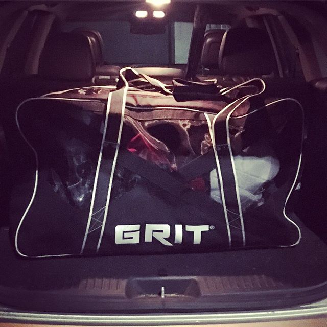 OK, we do some work for @gritinc BUT honestly this new bag is the best one yet. A brilliant simple idea: It’s made of mesh so your equipment breathes and gets aired out while remaining inside.
#icehockey #hockey #stayfresh